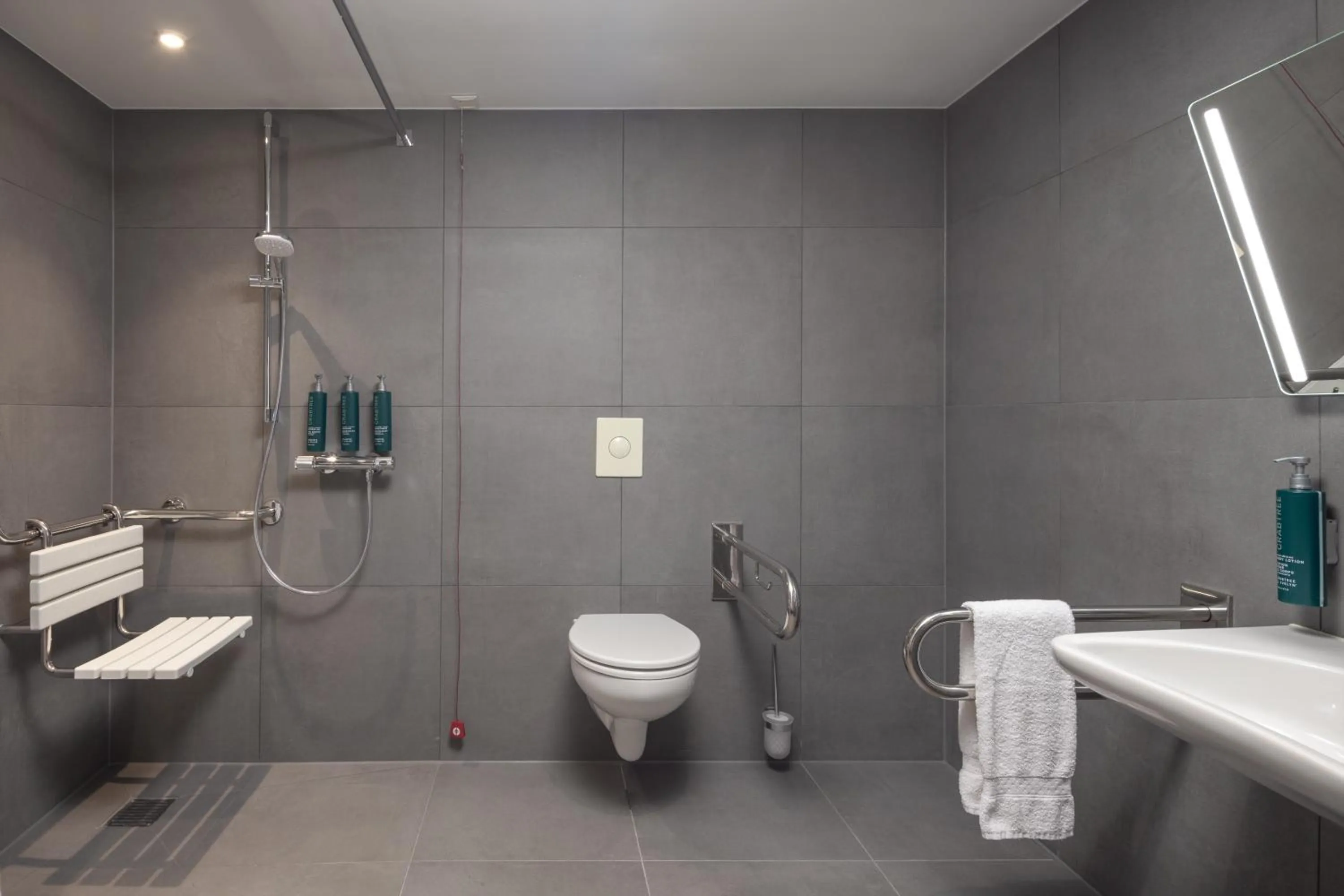 Bathroom in Hilton Düsseldorf