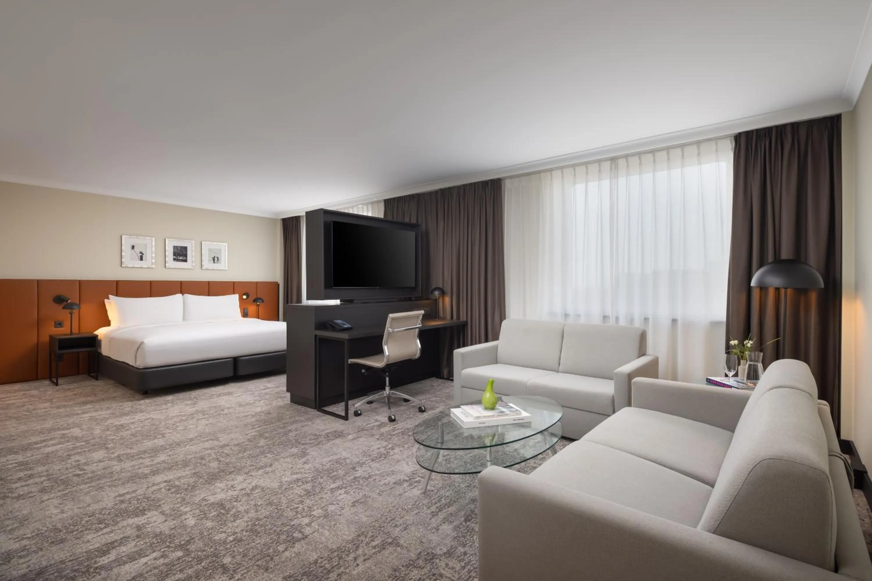 Bedroom, Bed in Hilton Düsseldorf