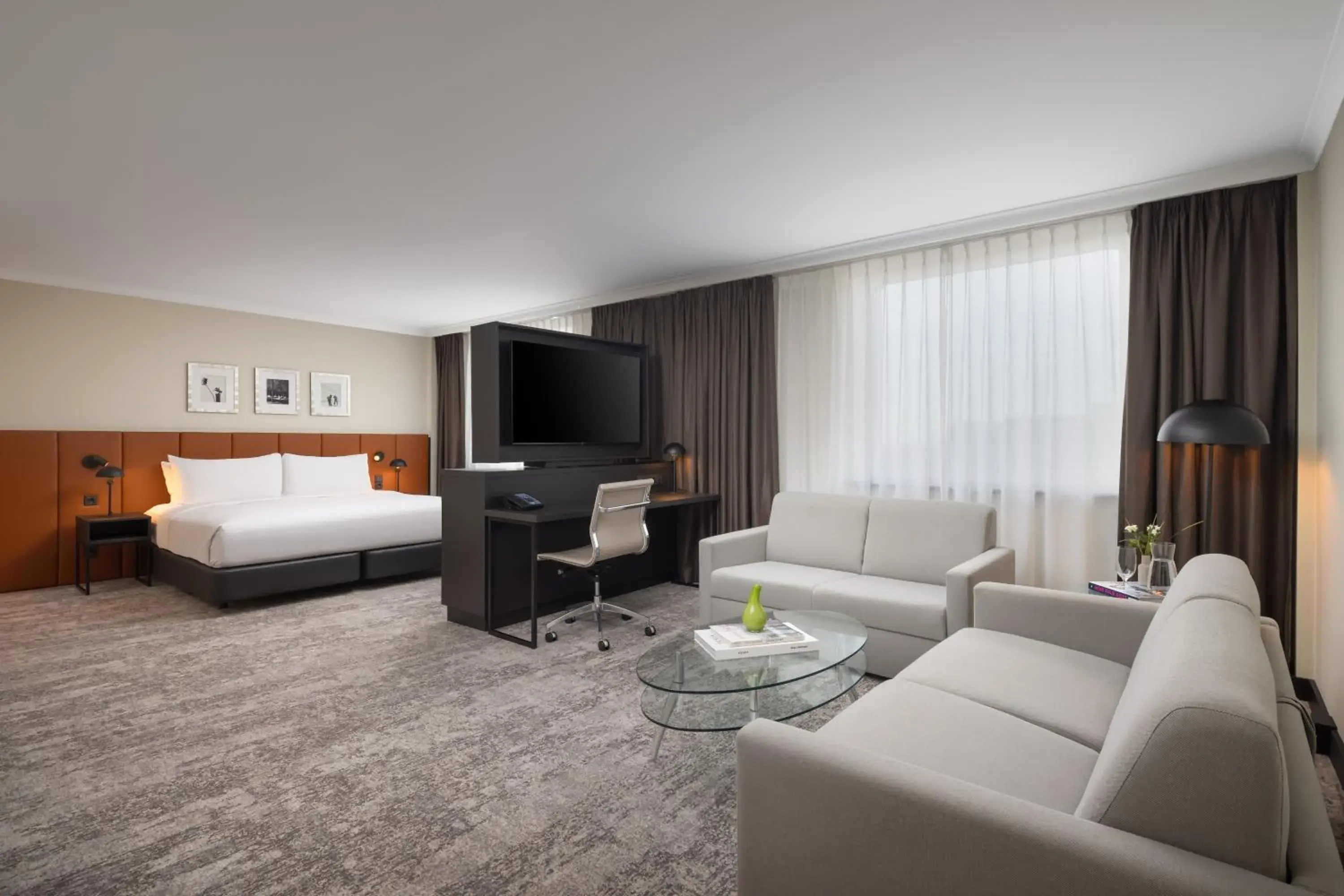 Junior Suite in Hilton Düsseldorf Junior Suite in Hilton Düsseldorf