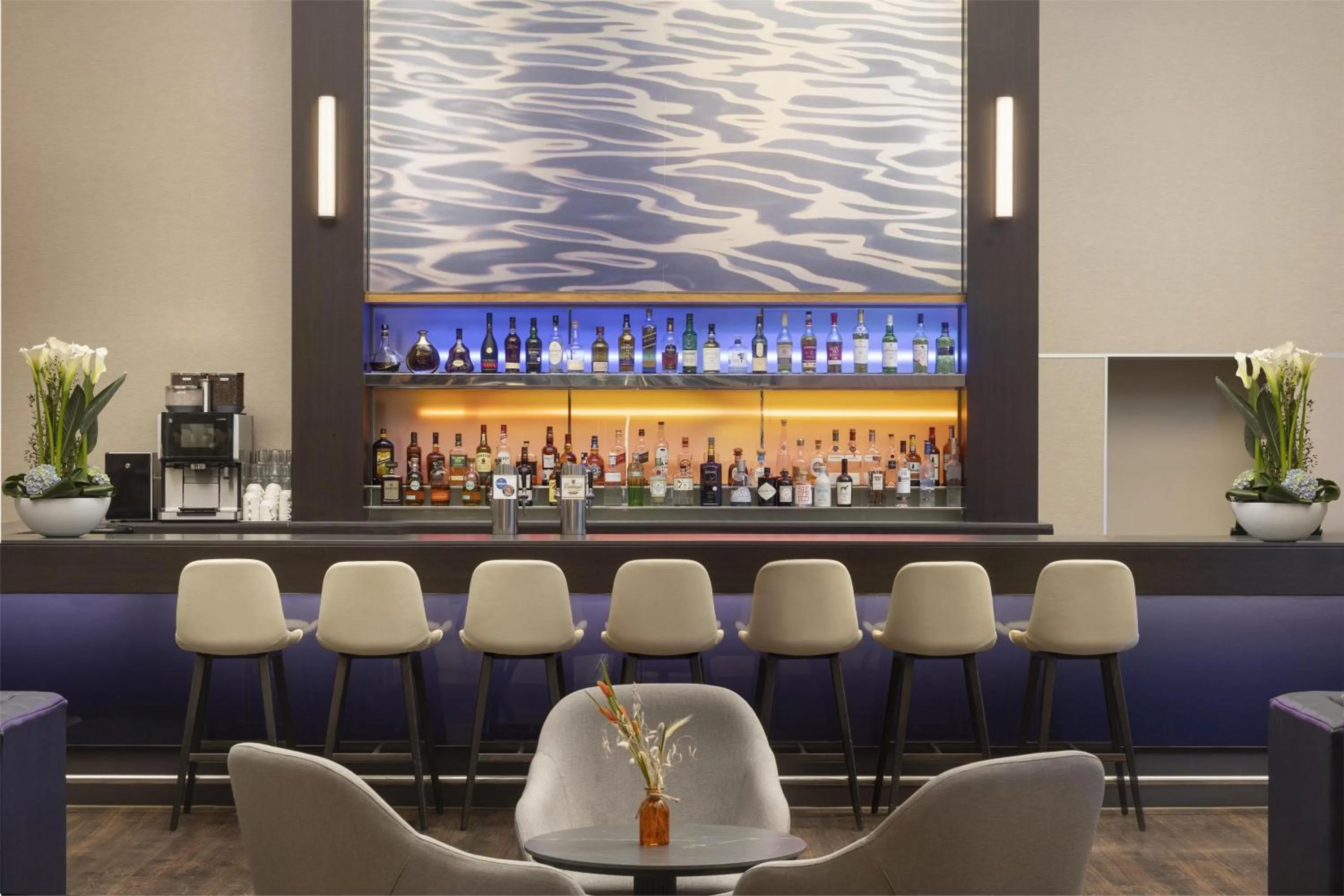 Lounge or bar in Hilton Düsseldorf