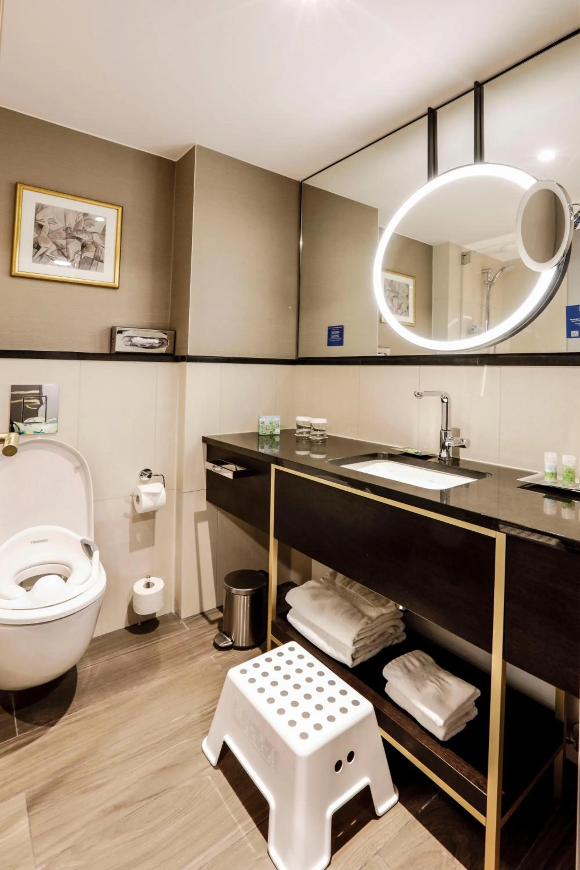 Bathroom in Hilton Munich City