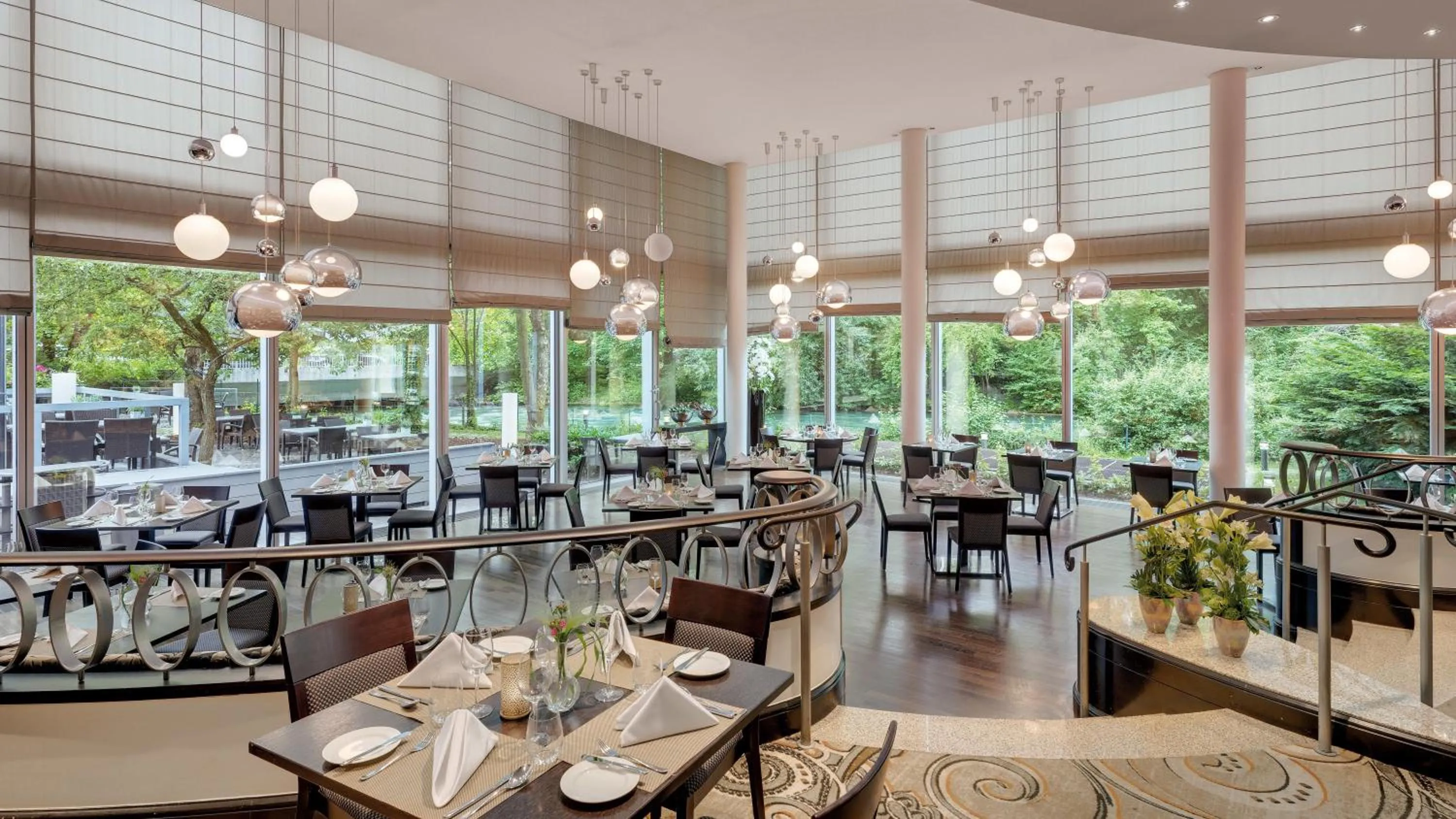 Restaurant/places to eat in Hilton Munich Park