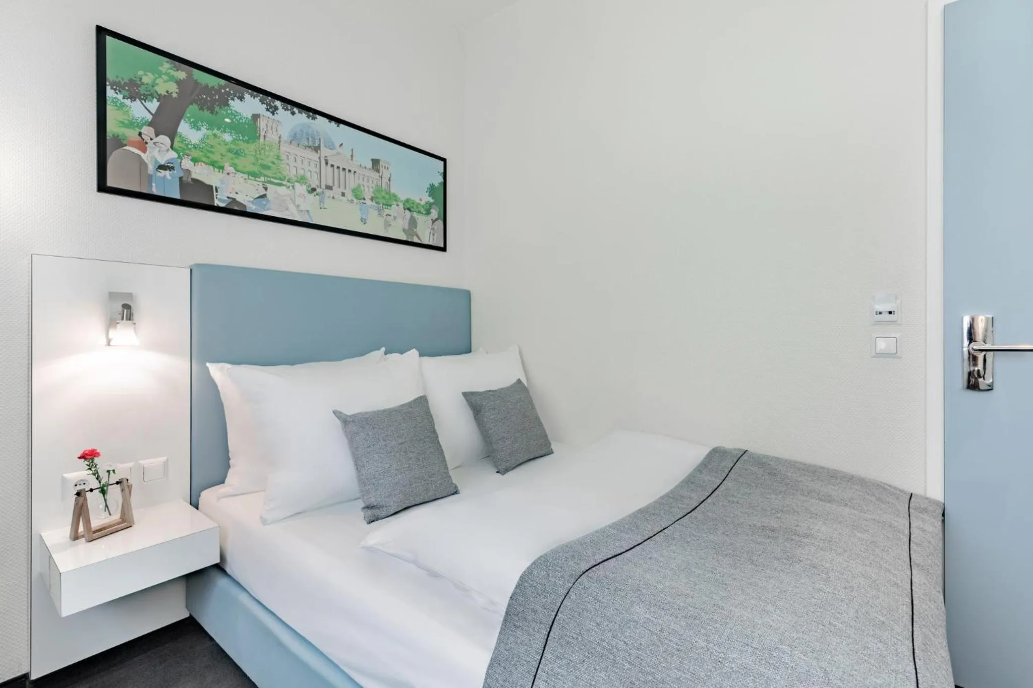 Photo of the whole room, Bed in Garner Hotel Berlin - Checkpoint Charlie by IHG