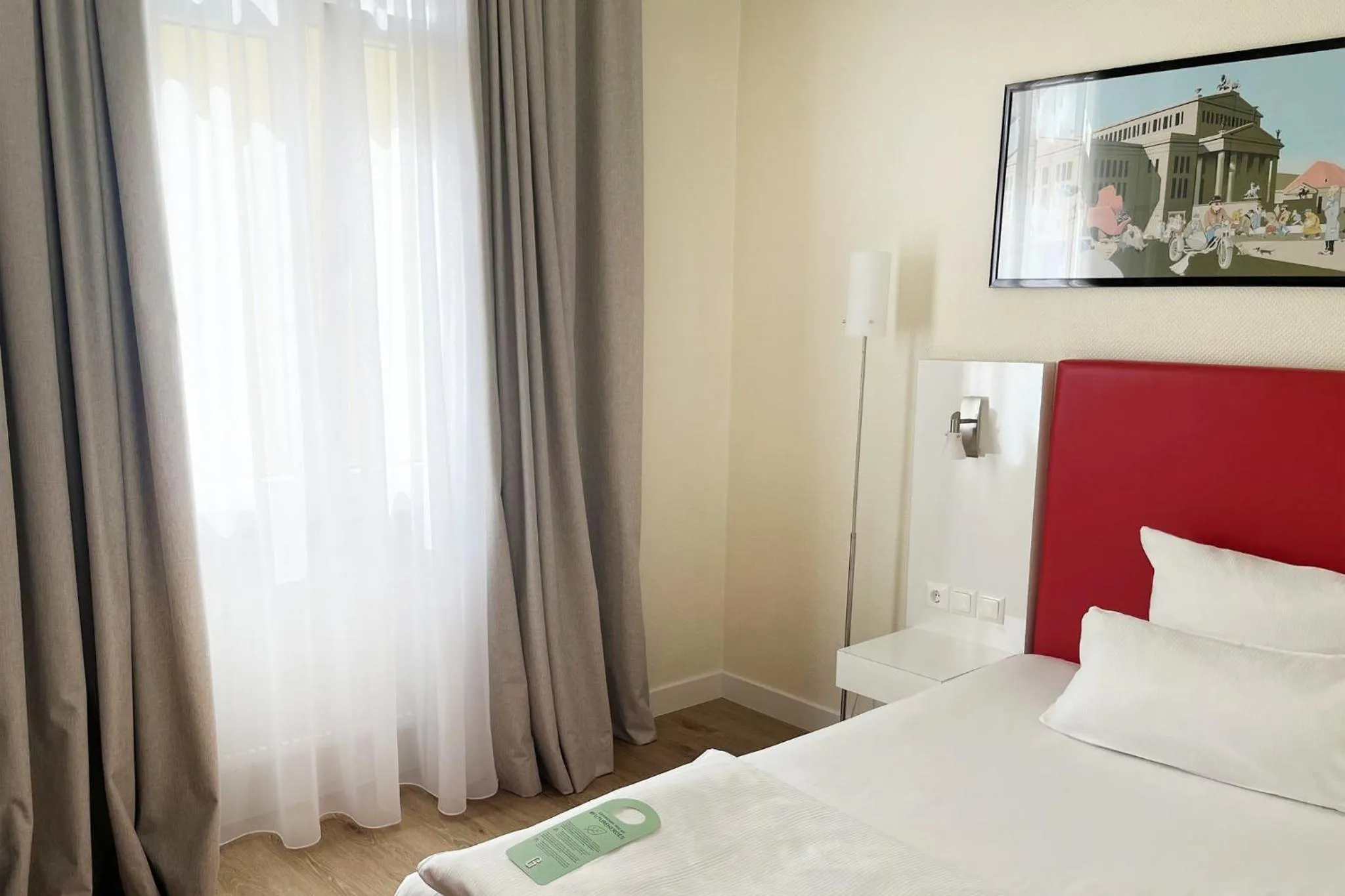 Photo of the whole room, Bed in Garner Hotel Berlin - Checkpoint Charlie by IHG