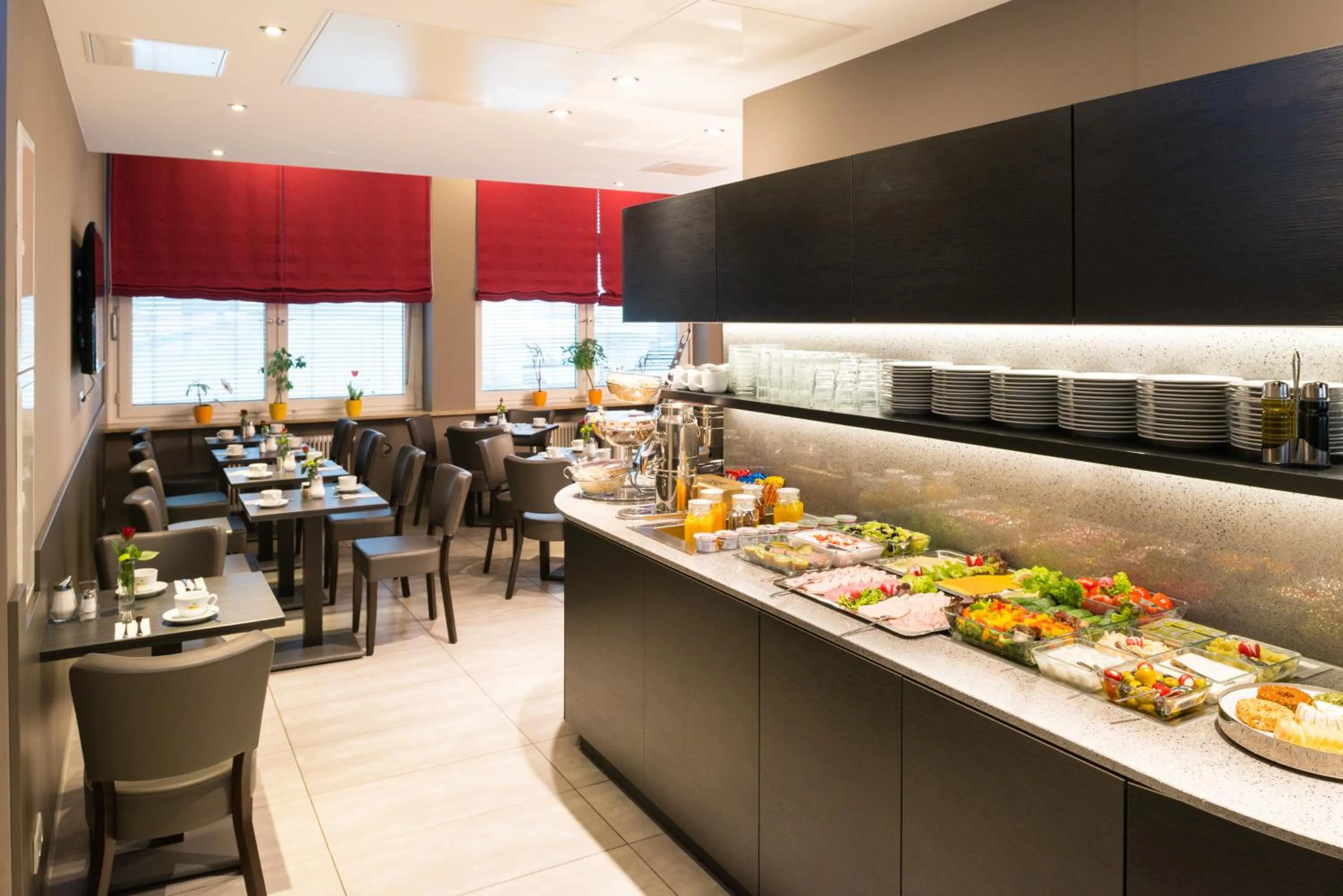 Food in Hotel Munich Inn - Design Hotel