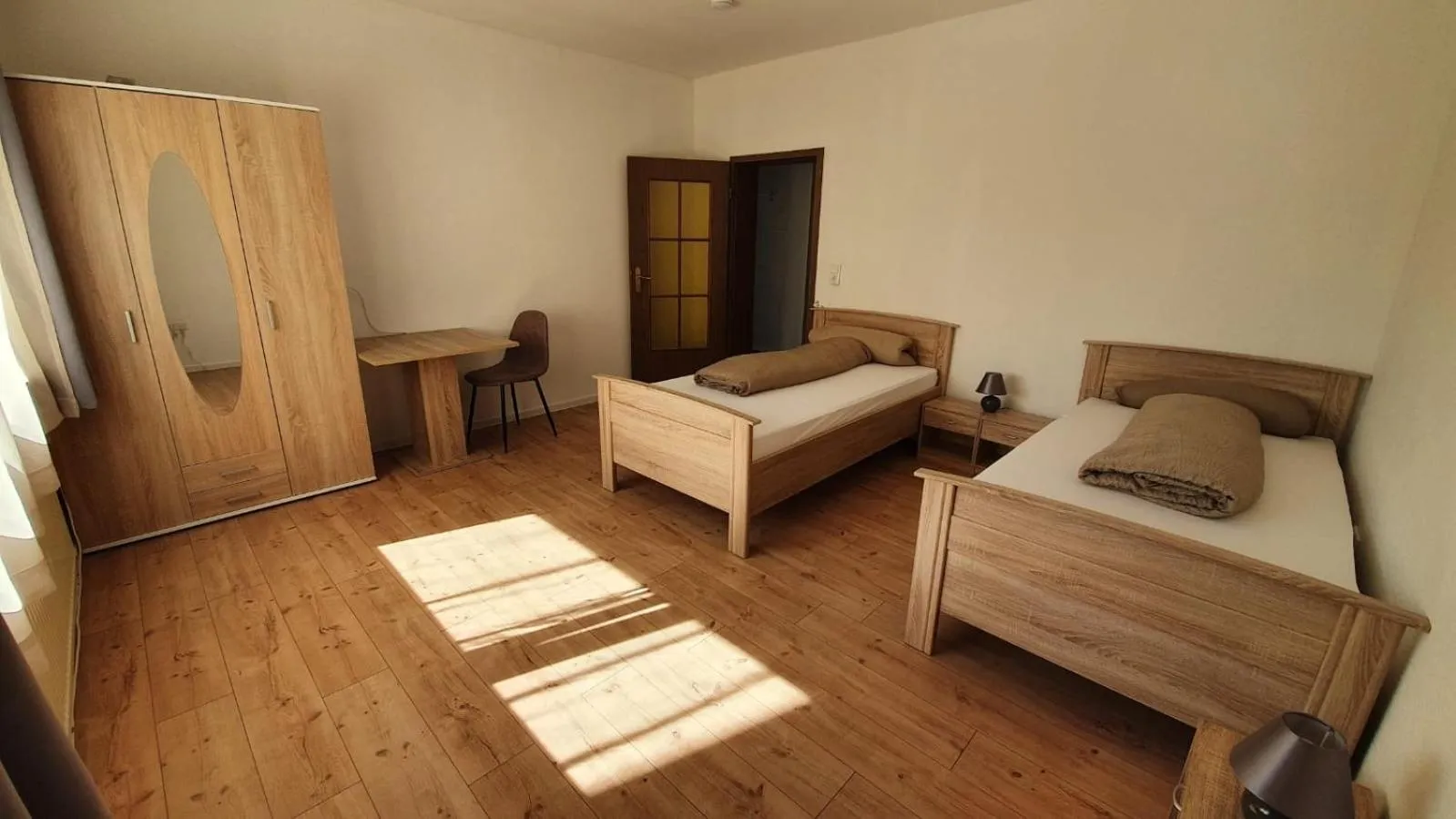 Communal lounge/ TV room, Bed in Air Rooms Hotel