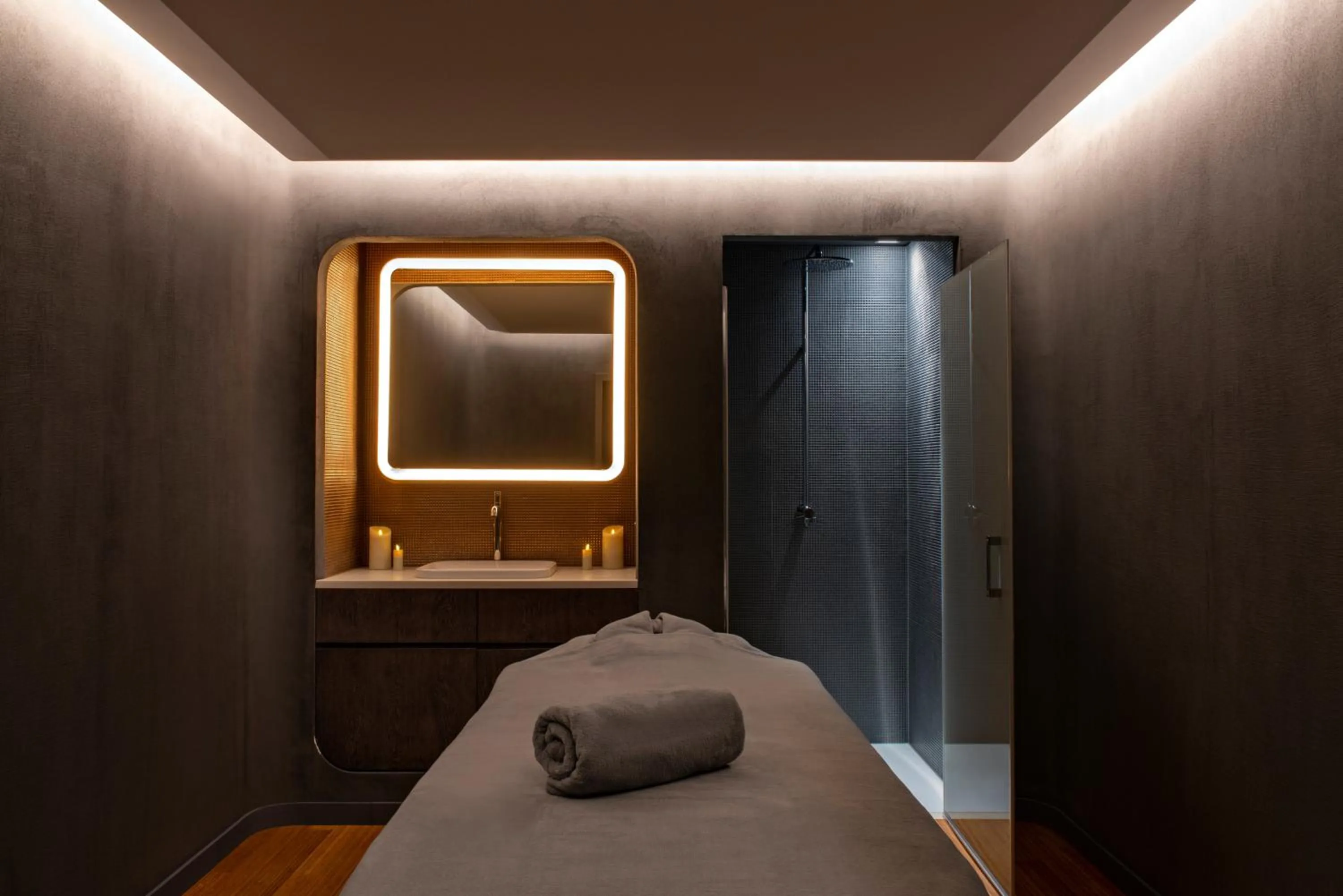 Massage, Bed in Hotel Les Haras