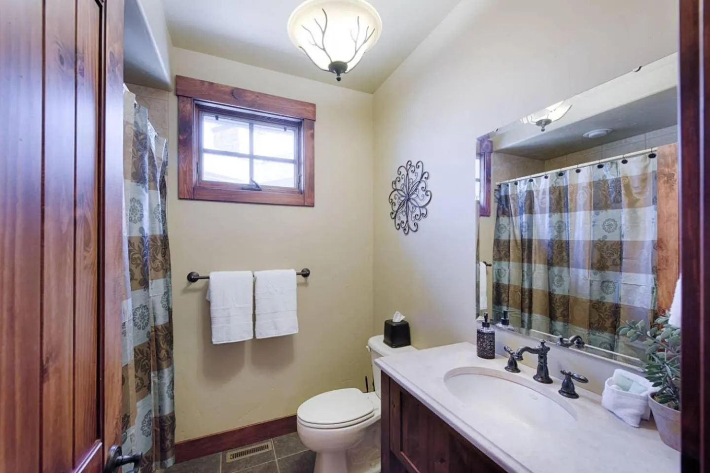 Bathroom in Greystone on Payette Lake by Casago McCall - Donerightmanagement