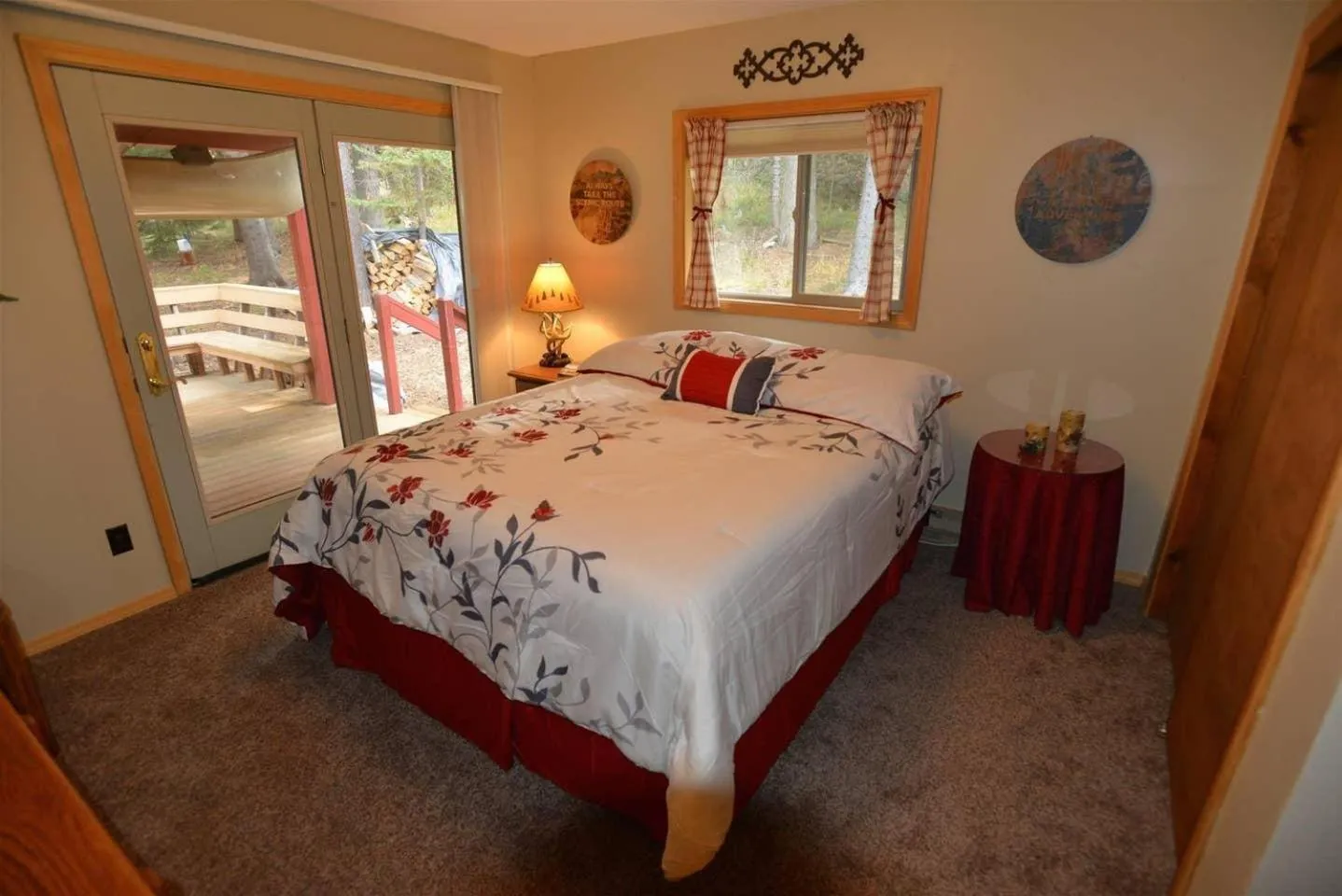 Bedroom, Bed in Mountain Joy by Casago McCall - Donerightmanagement