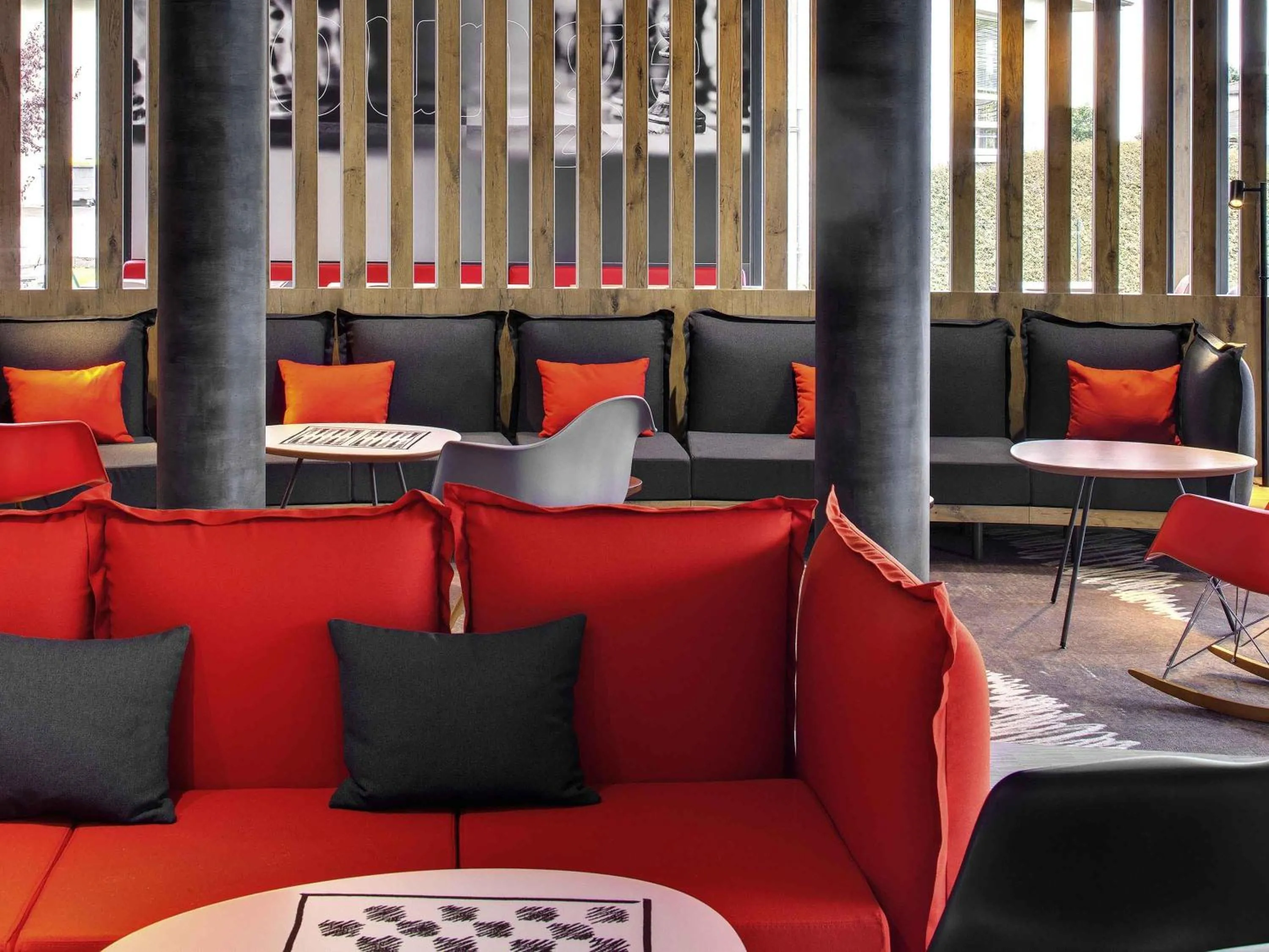 Lounge or bar in ibis Clermont Ferrand Nord Riom