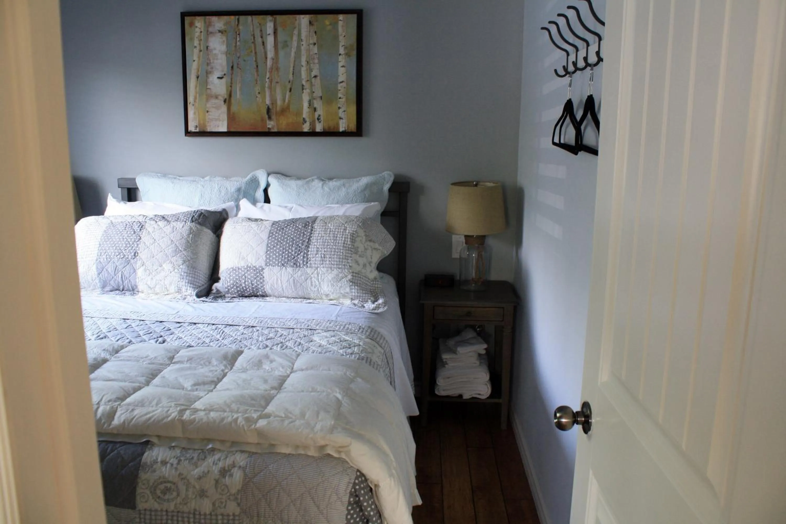 Bed in Ogopogo Resort