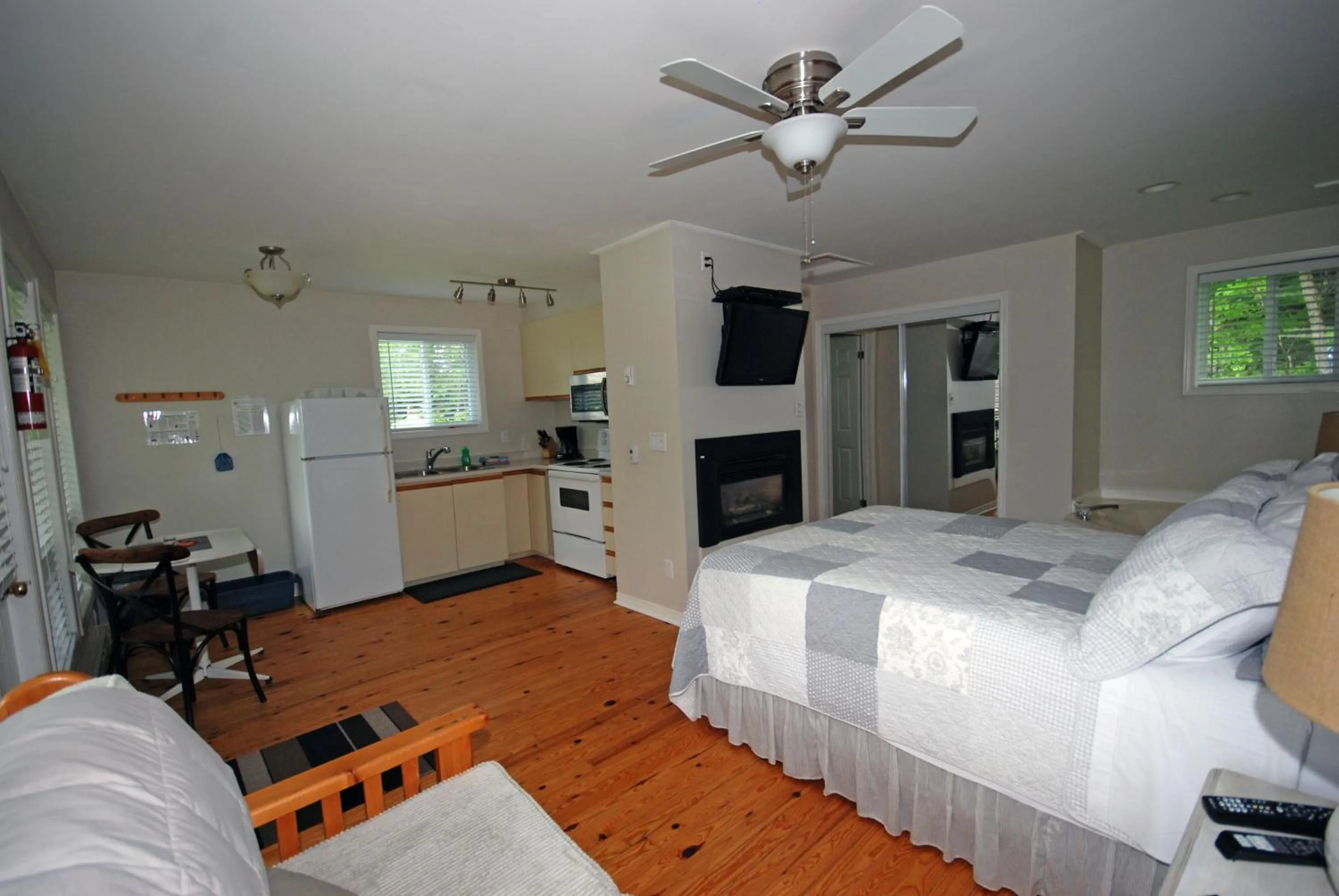 Bed in Ogopogo Resort