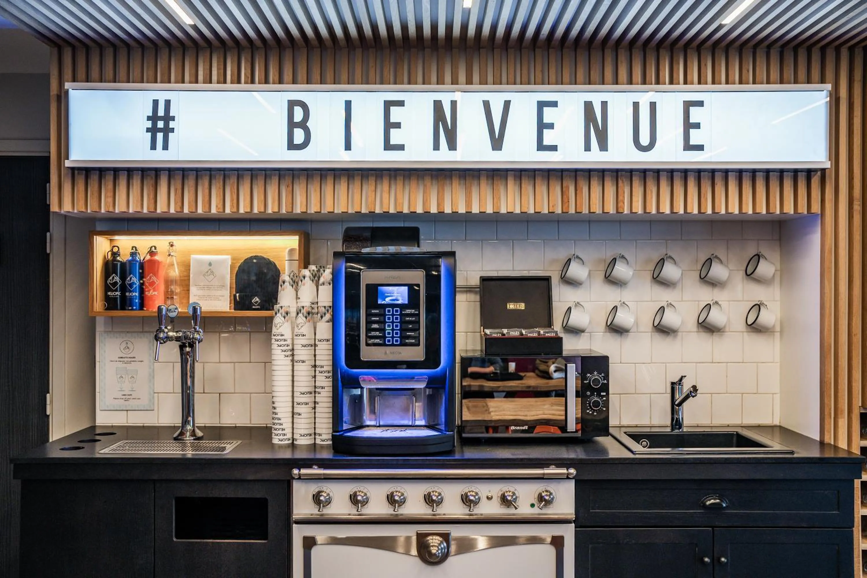 Coffee/tea facilities in Heliopic Hotel & Spa