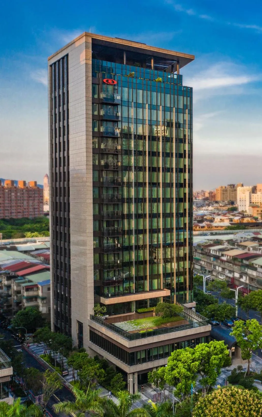 Property building in Jasper Young Hotel Banqiao