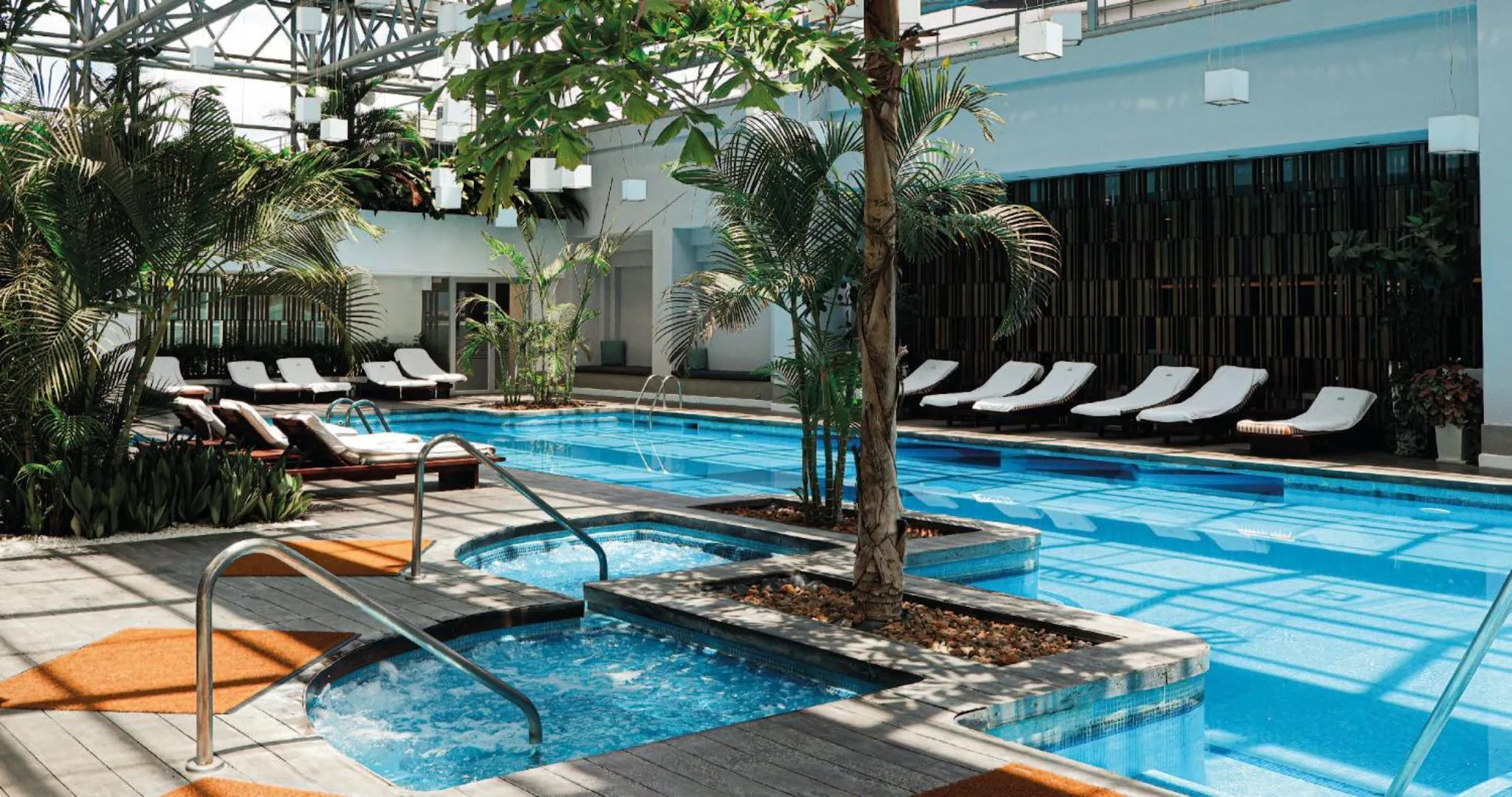 Swimming pool in Tikal Futura Hotel & Convention Center