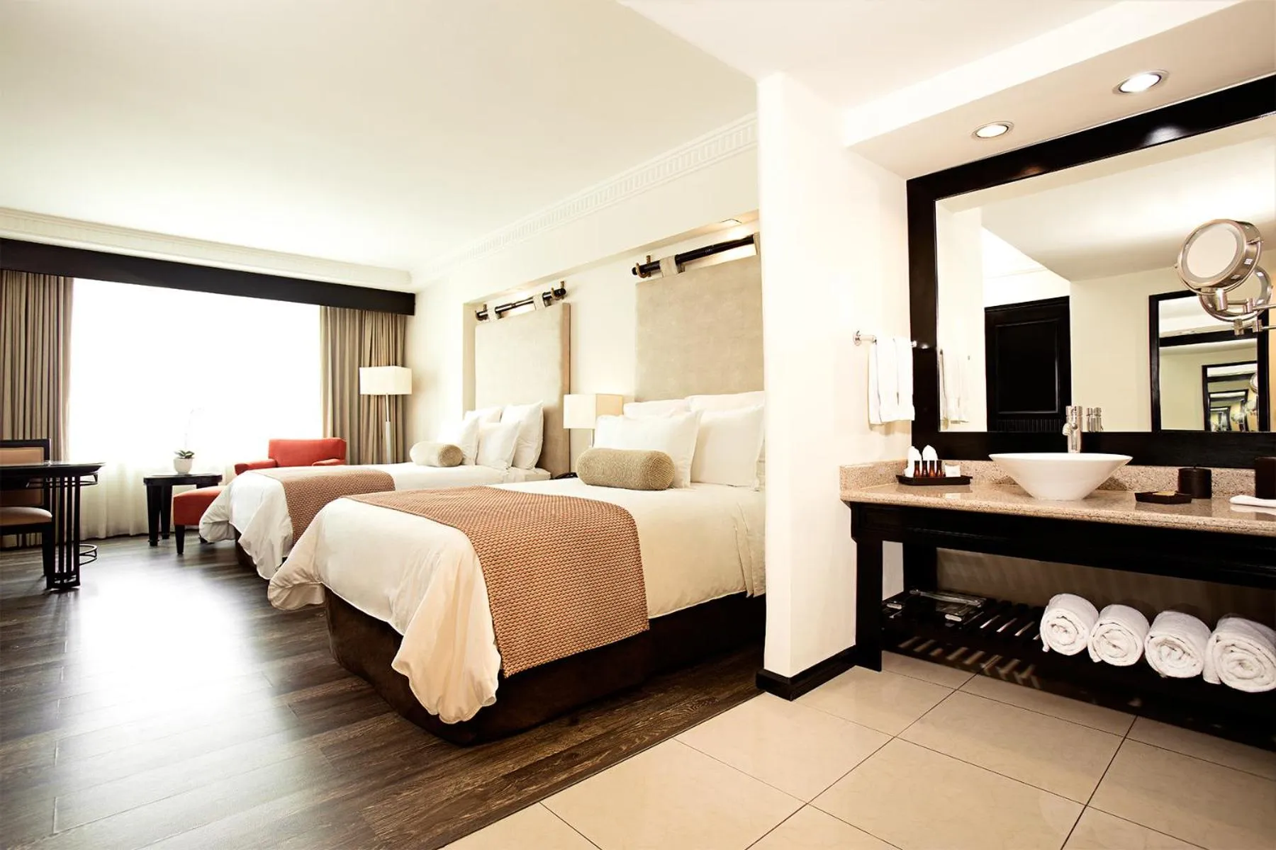 Bathroom, Bed in Tikal Futura Hotel & Convention Center