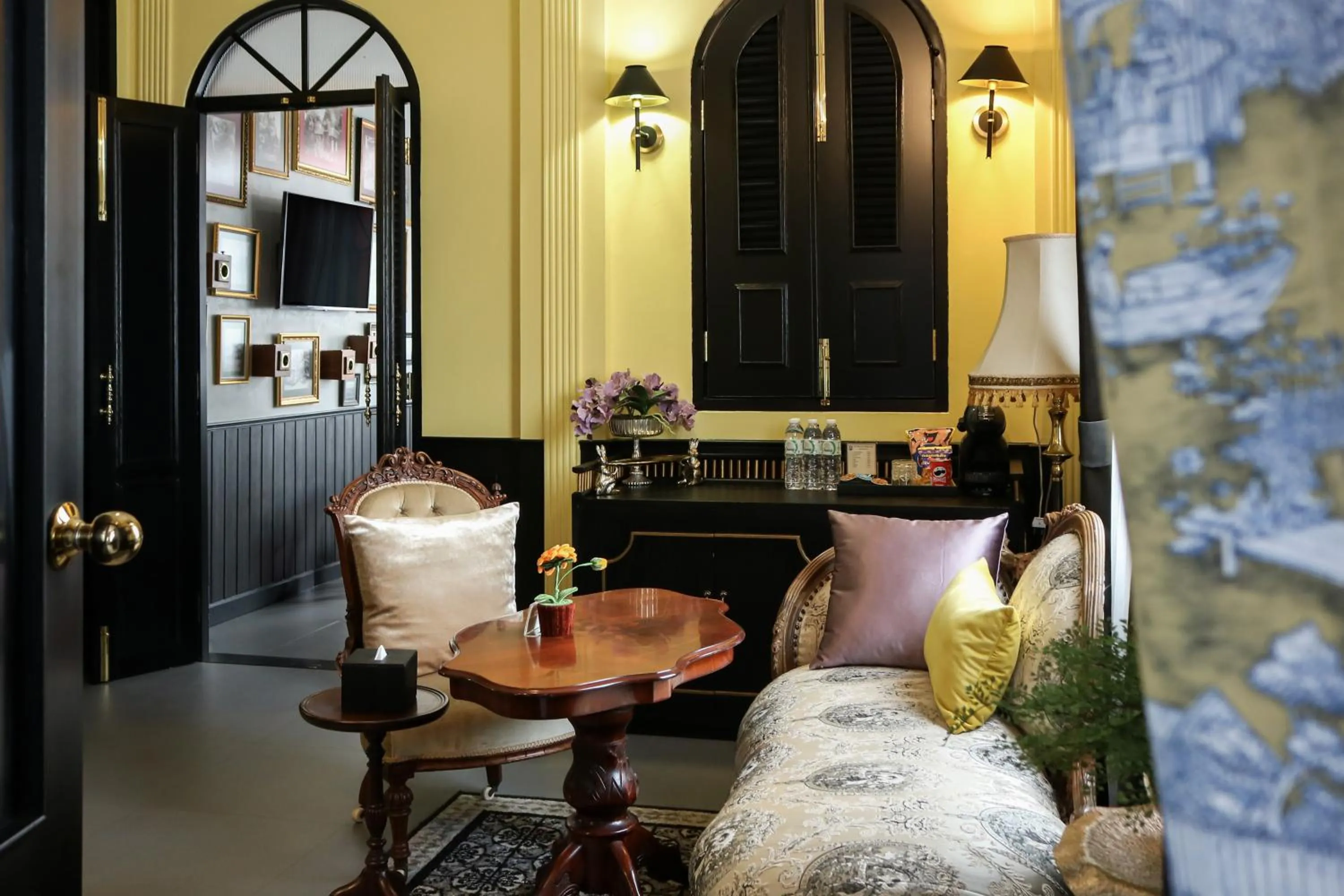 Living room in DE Phanakron Boutique Hotel