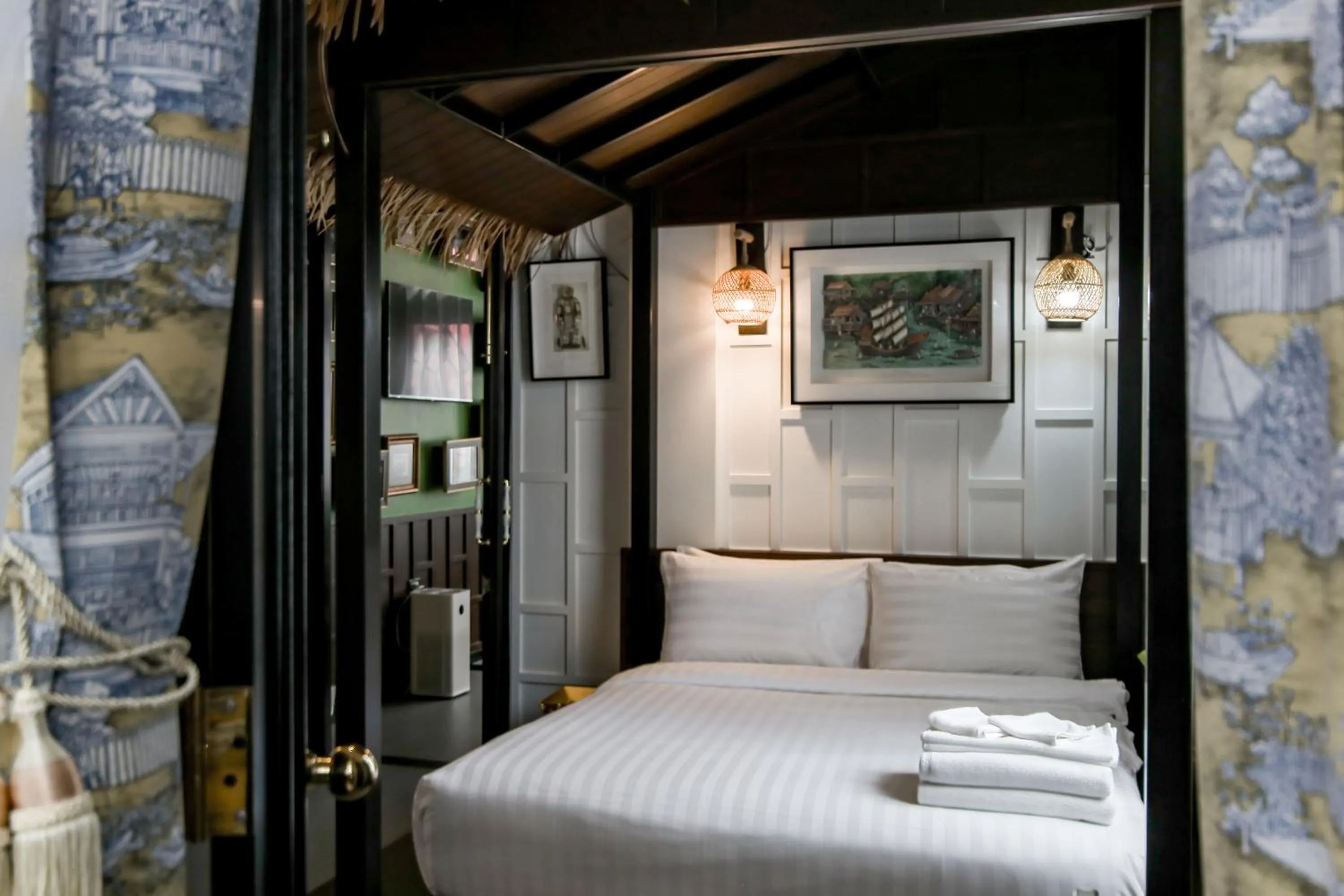 Bed in DE Phanakron Boutique Hotel