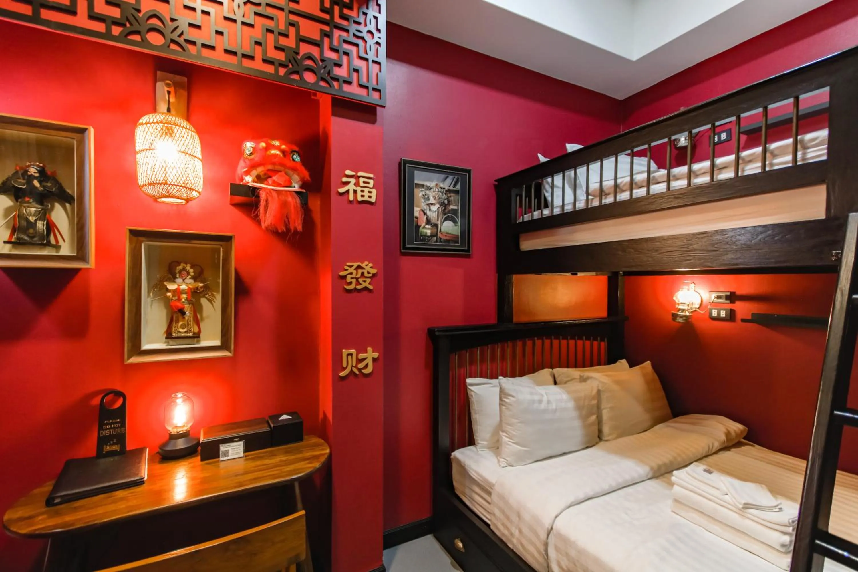 Bed in DE Phanakron Boutique Hotel