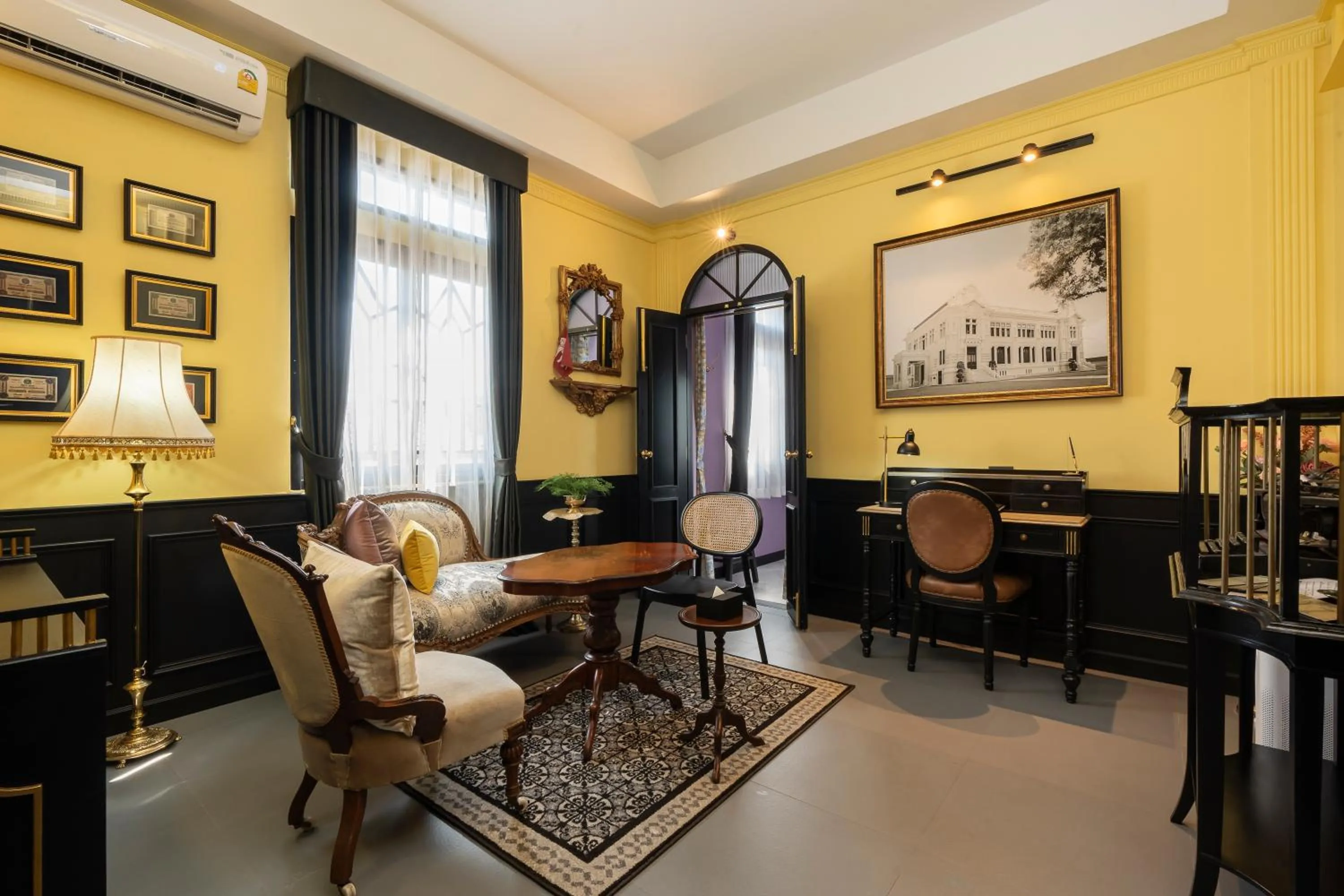 Living room in DE Phanakron Boutique Hotel