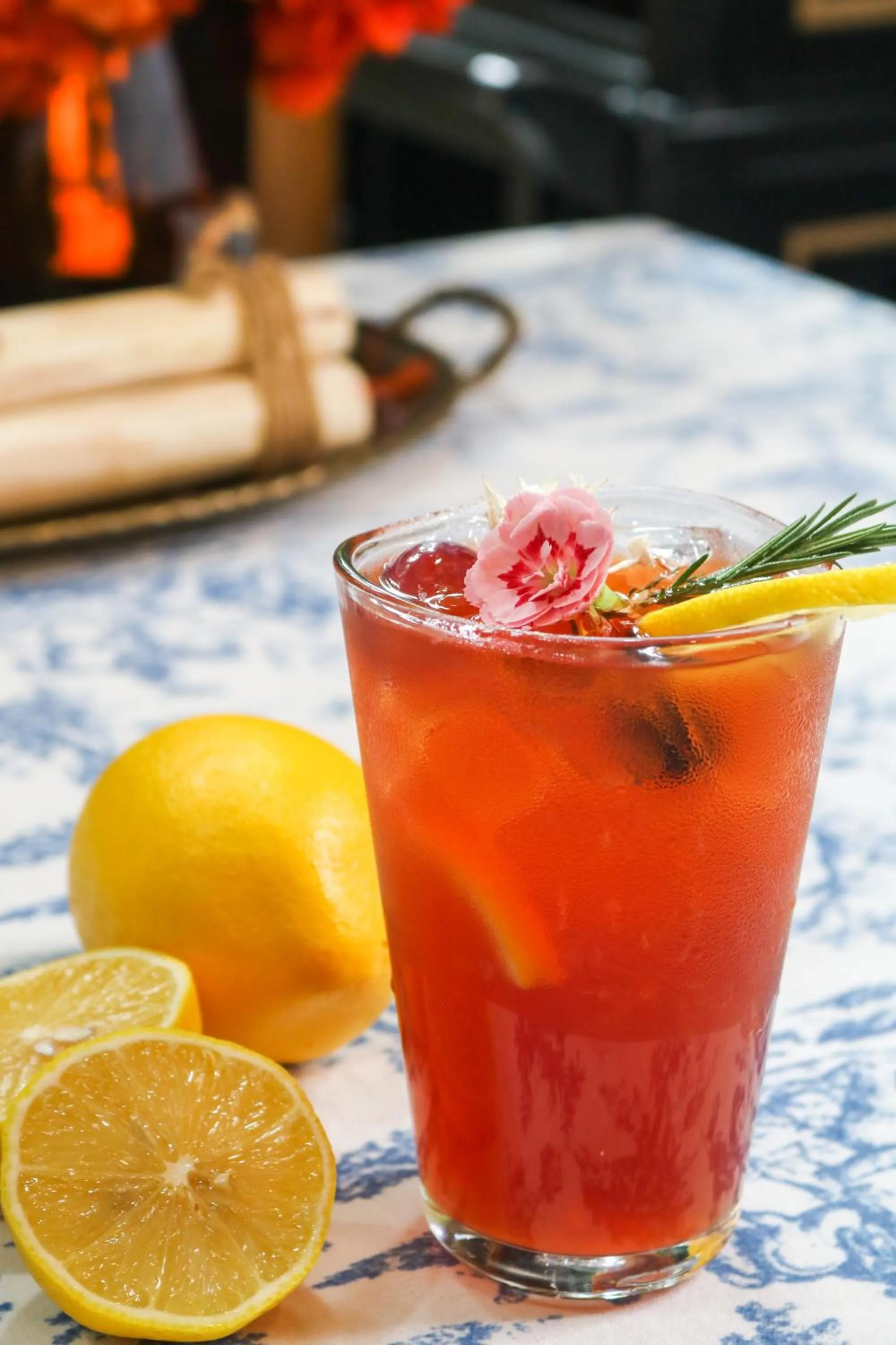 Food and drinks in DE Phanakron Boutique Hotel