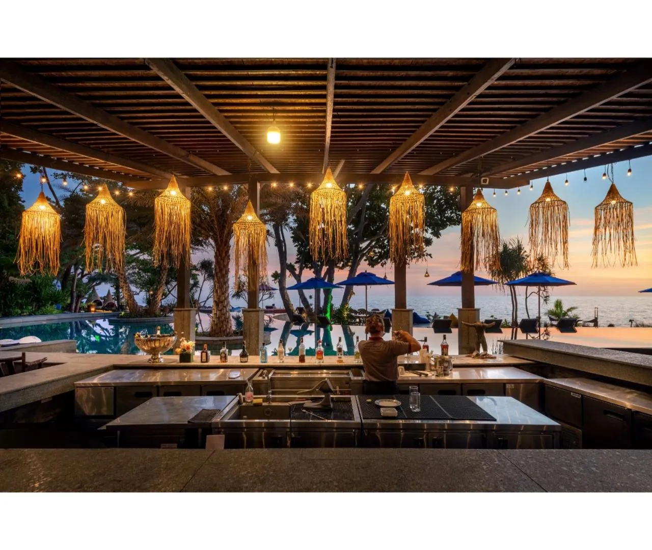 Lounge or bar in Nirvana Beach Resort, Koh Lanta SHA Extra Plus