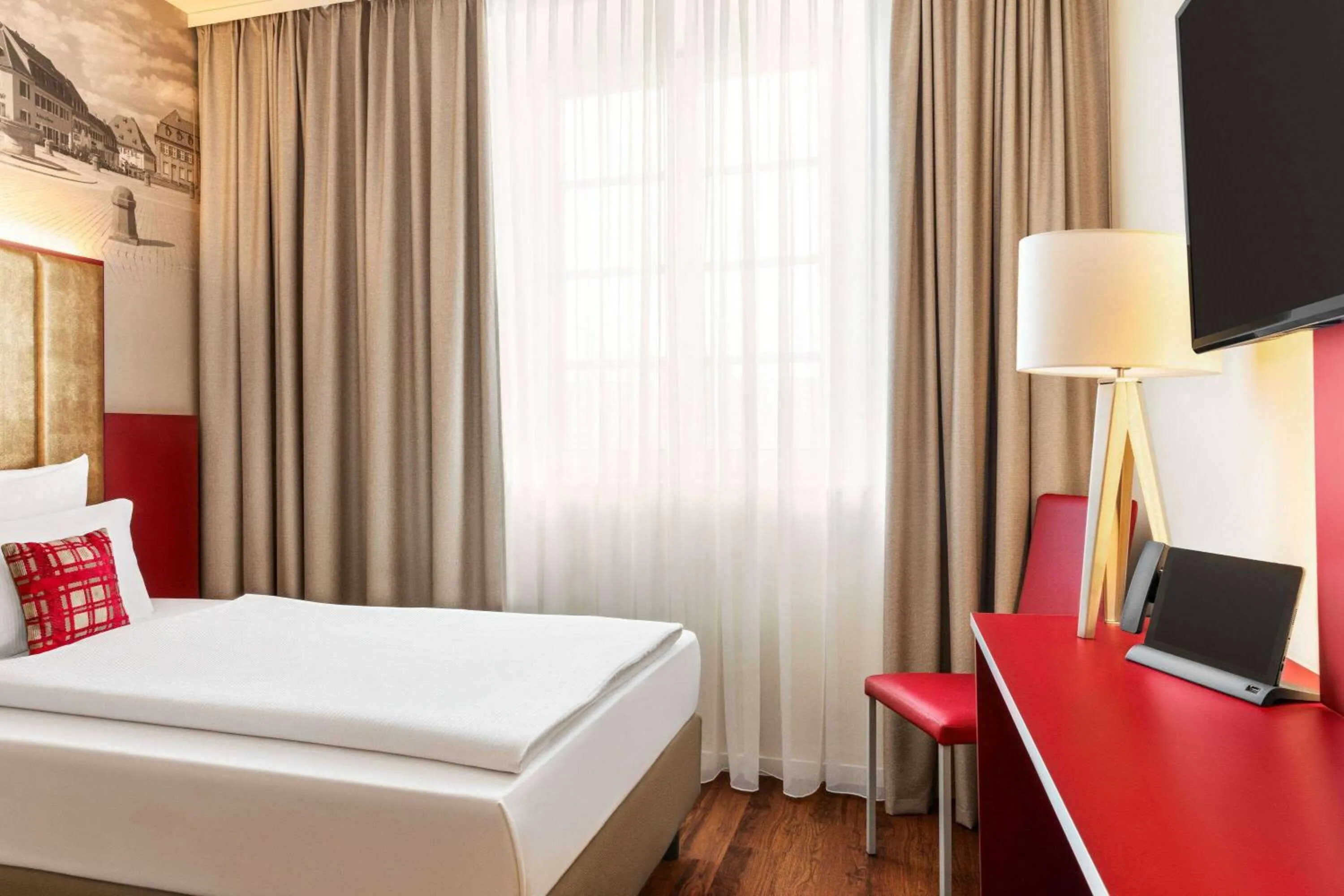 Photo of the whole room, Bed in Amedia Plaza Speyer, Trademark Collection by Wyndham