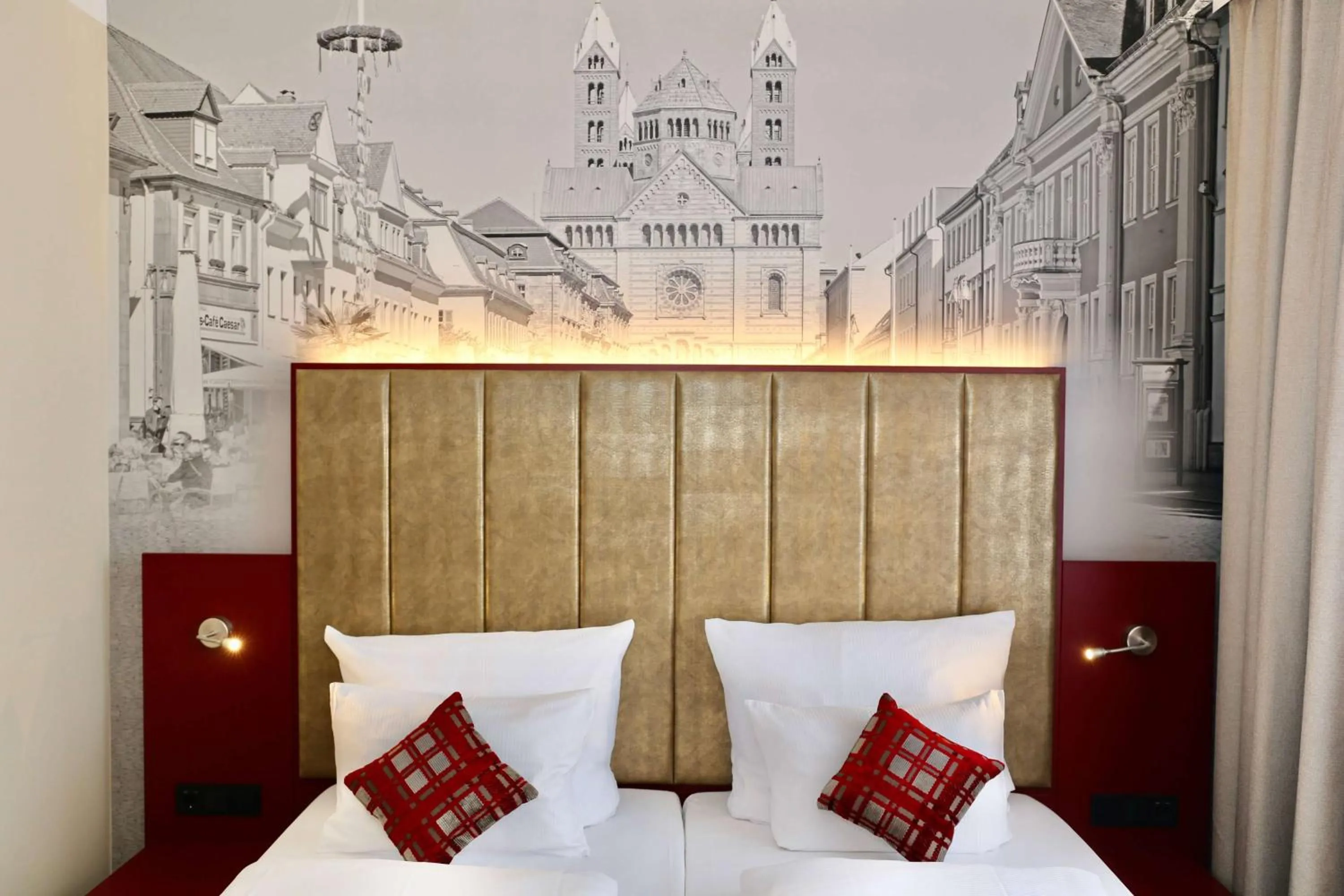 Photo of the whole room, Bed in Amedia Plaza Speyer, Trademark Collection by Wyndham