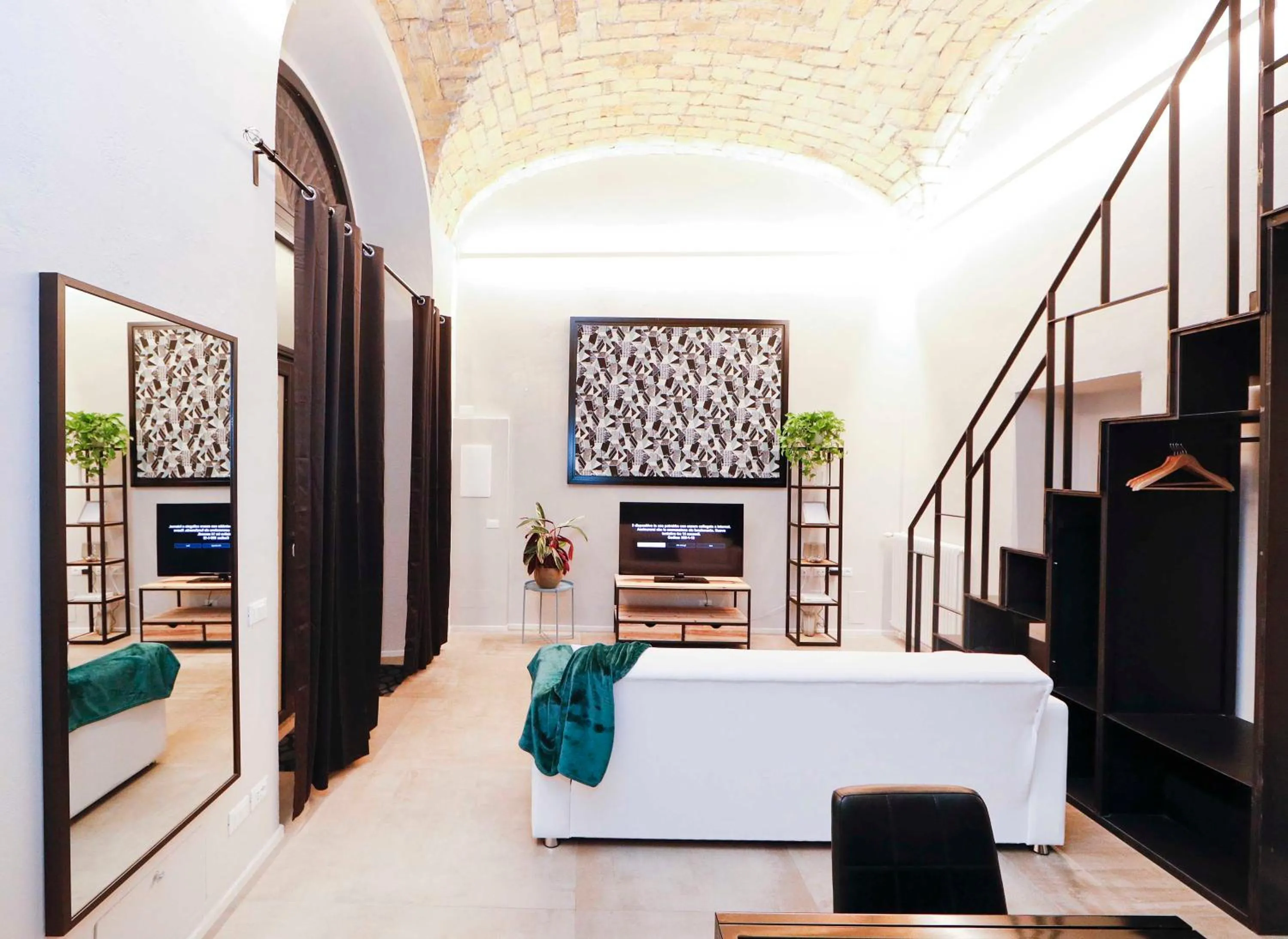 Seating area, Bed in Post Industrial Loft Trastevere - Top Collection