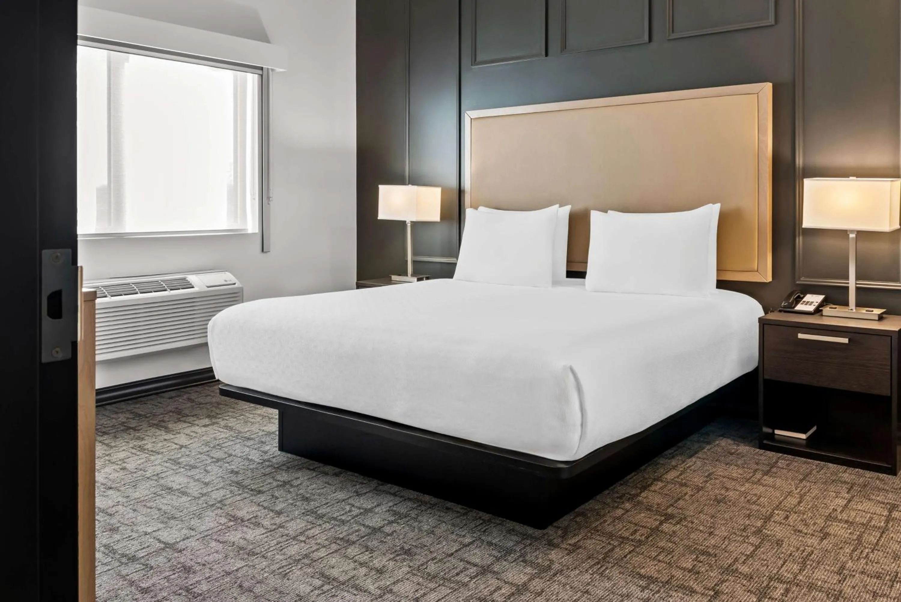 Bedroom, Bed in Best Western Plus Winkler