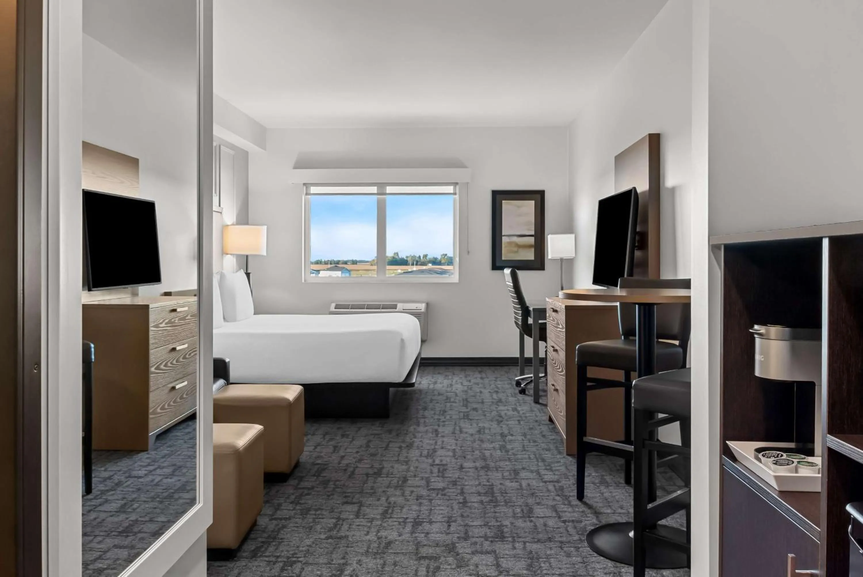 Bedroom, Bed in Best Western Plus Winkler