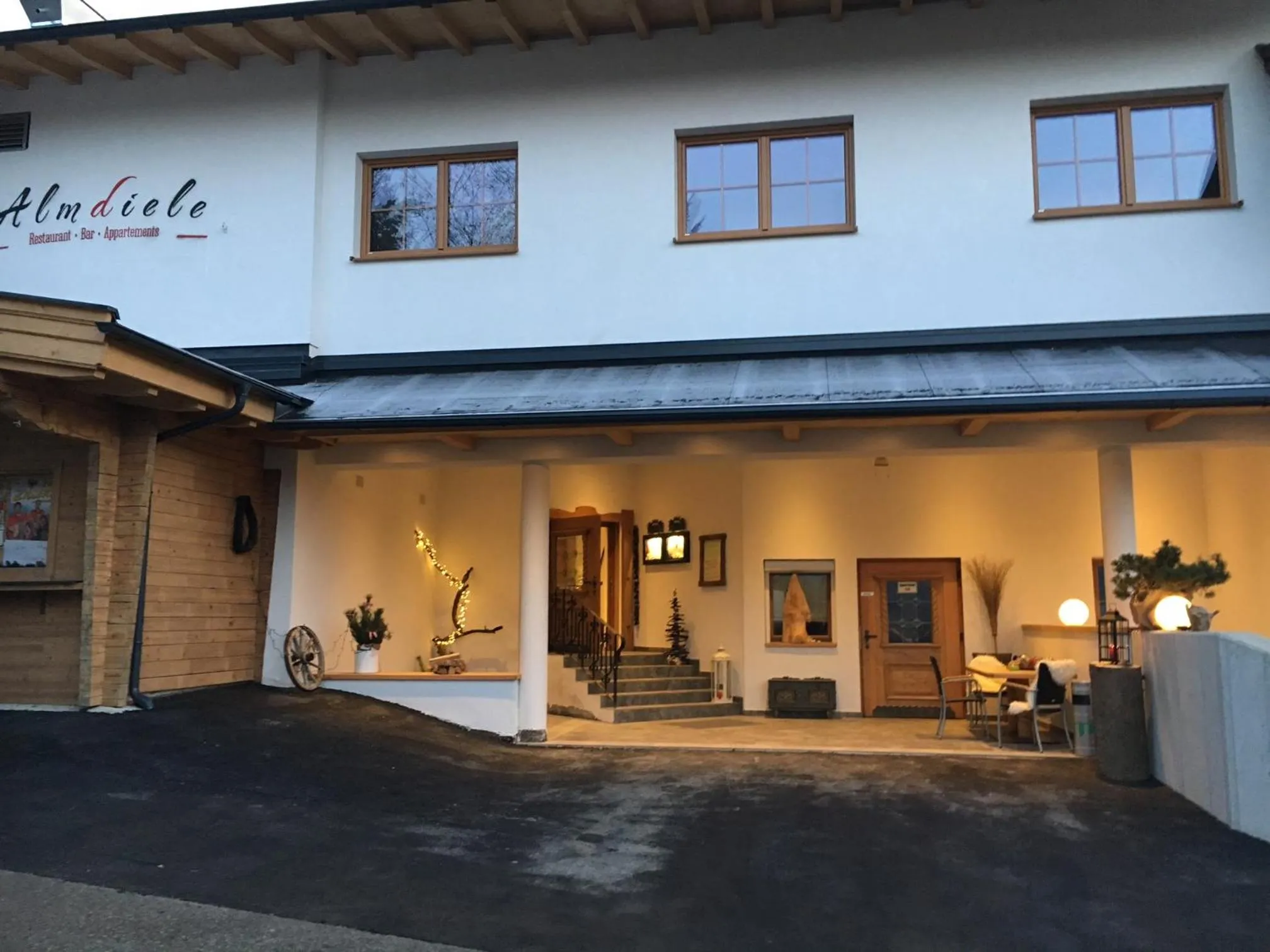 Property building in Restaurant Appartements Almdiele