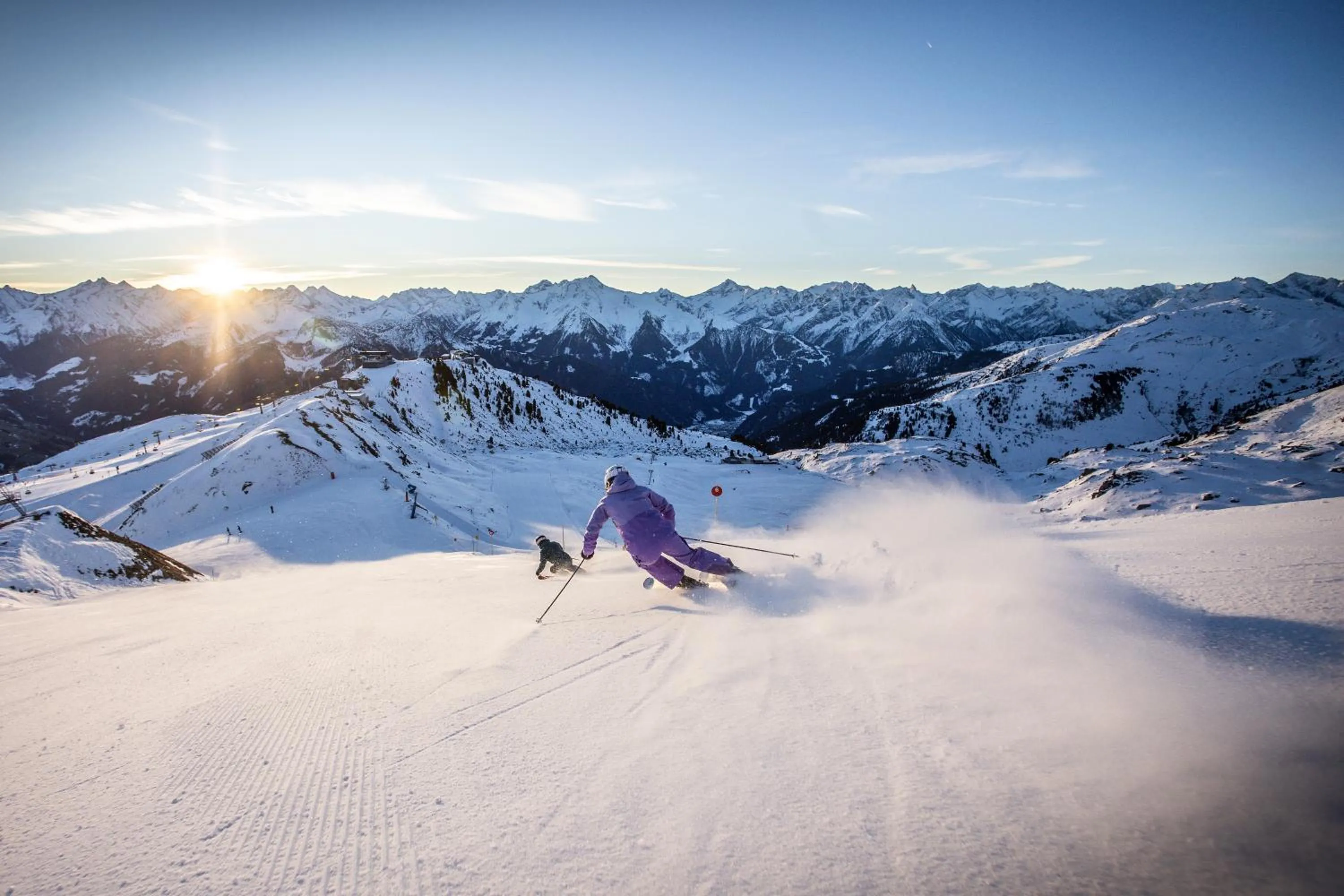 Skiing in Restaurant Appartements Almdiele
