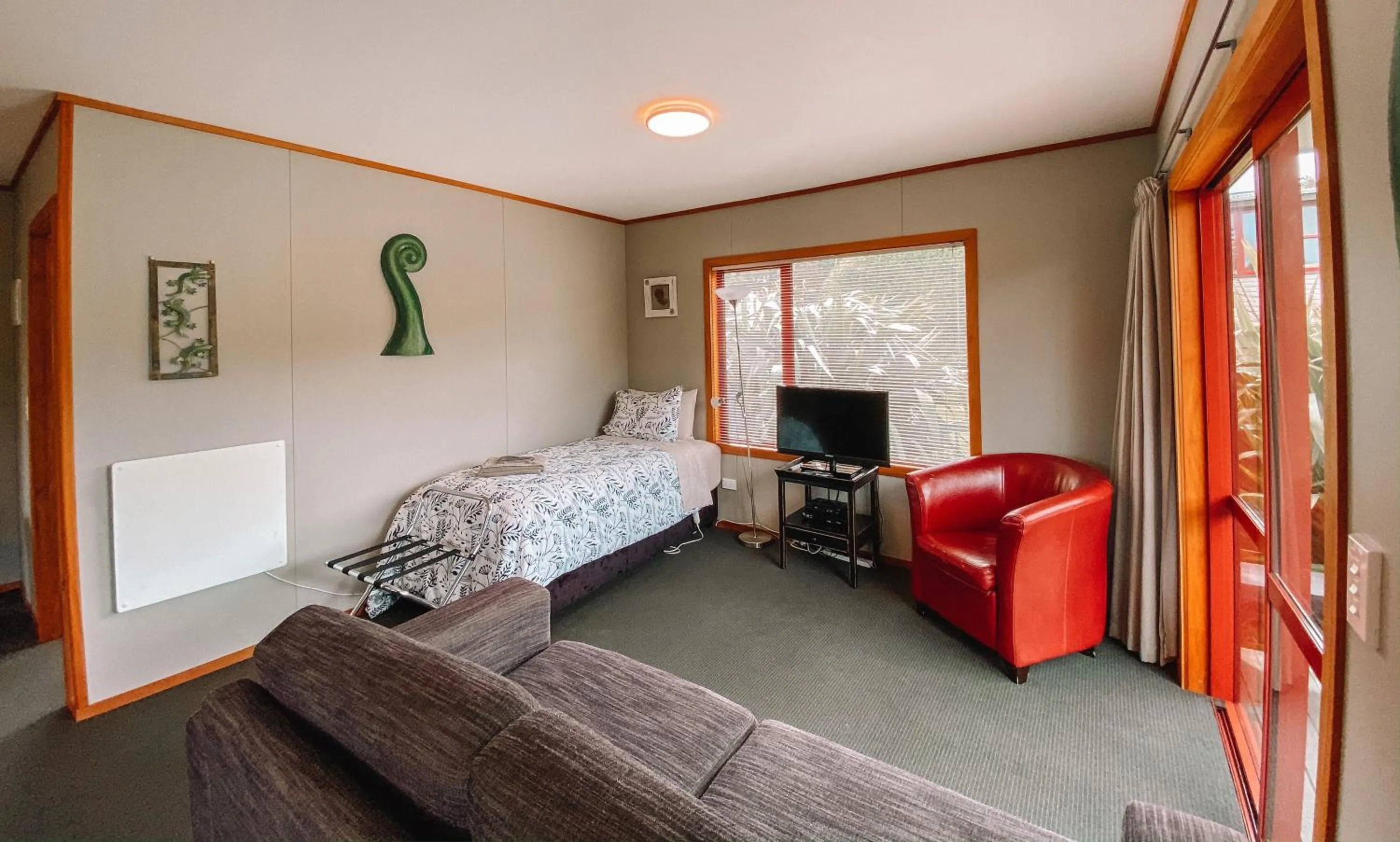 Bed in The Whistling Frog Resort