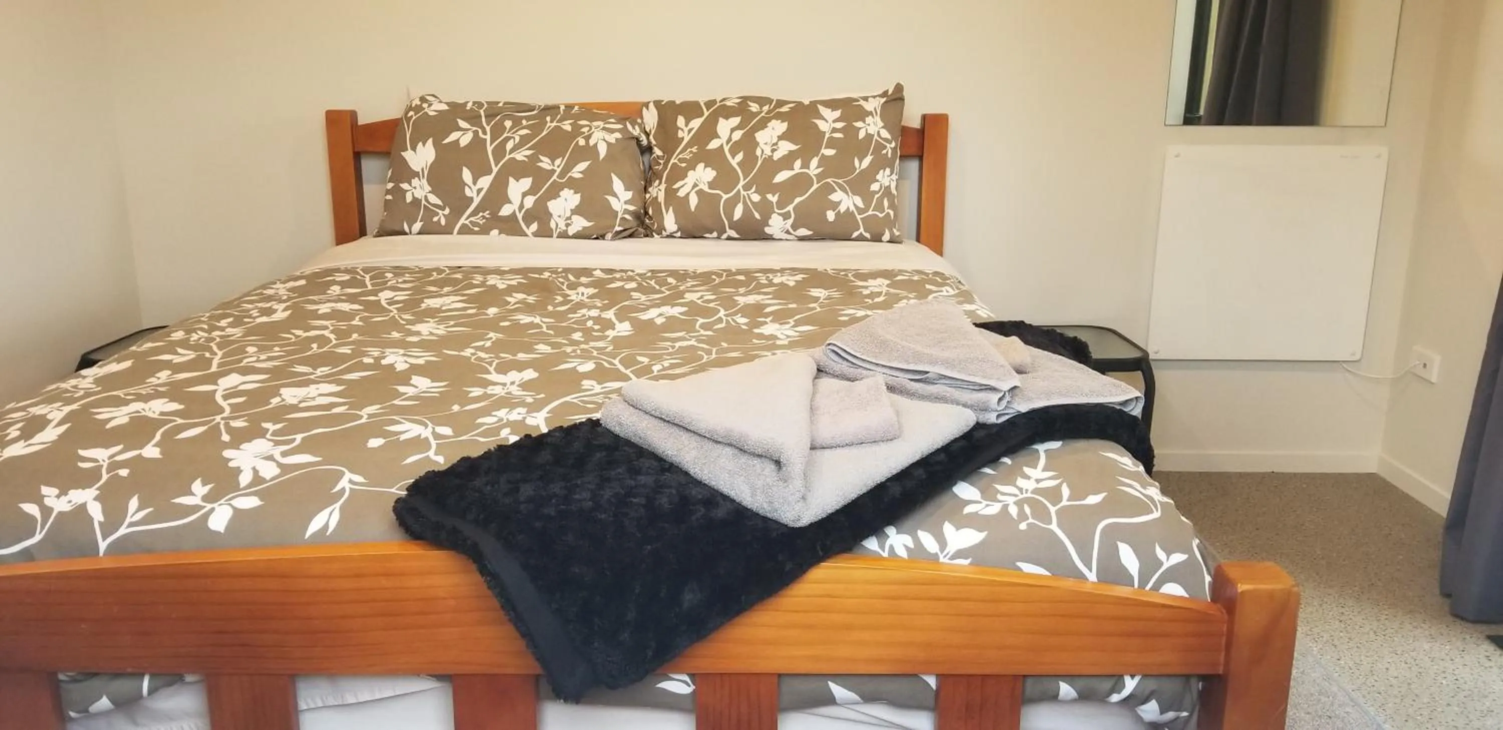 Bed in The Whistling Frog Resort