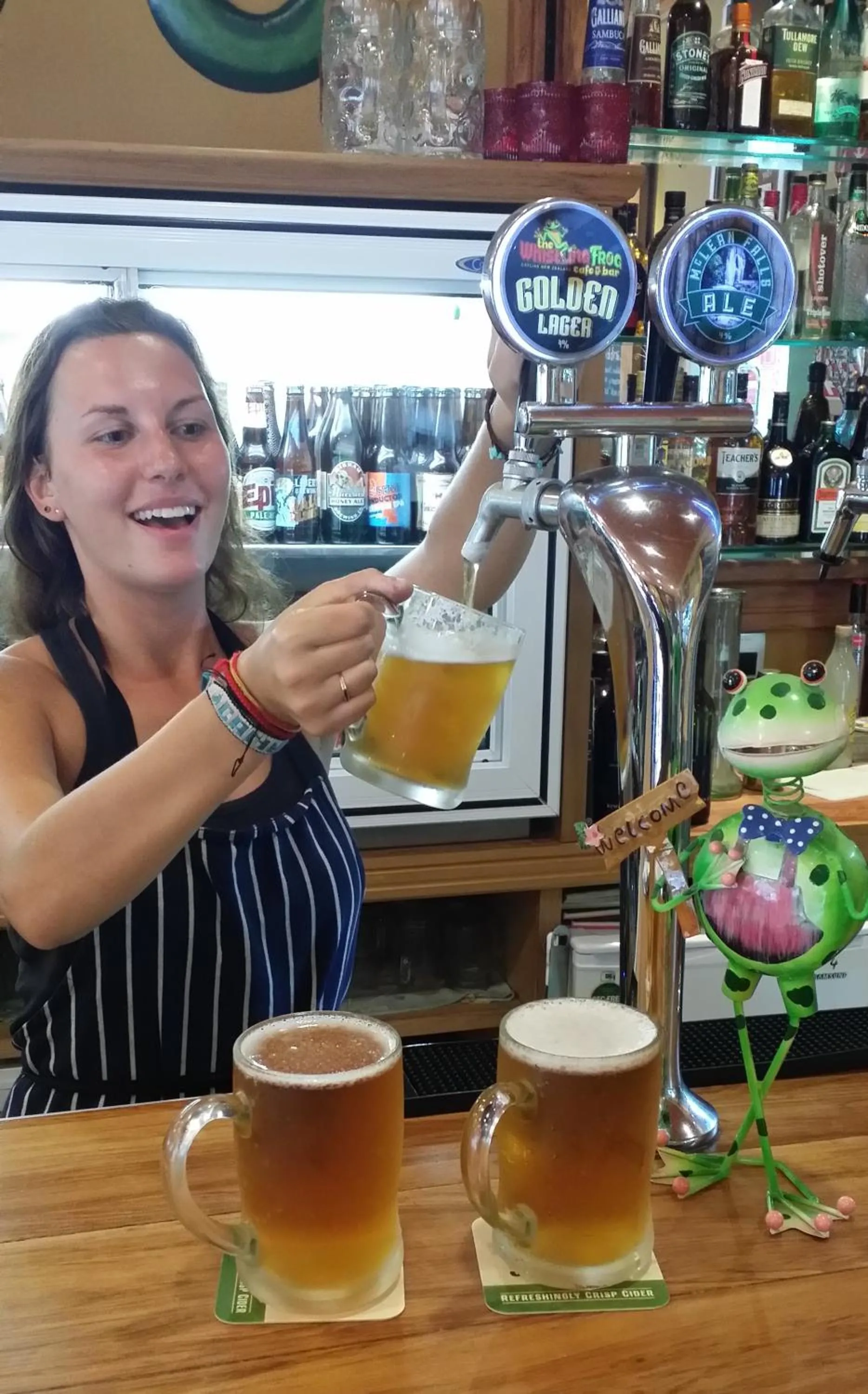 Lounge or bar in The Whistling Frog Resort