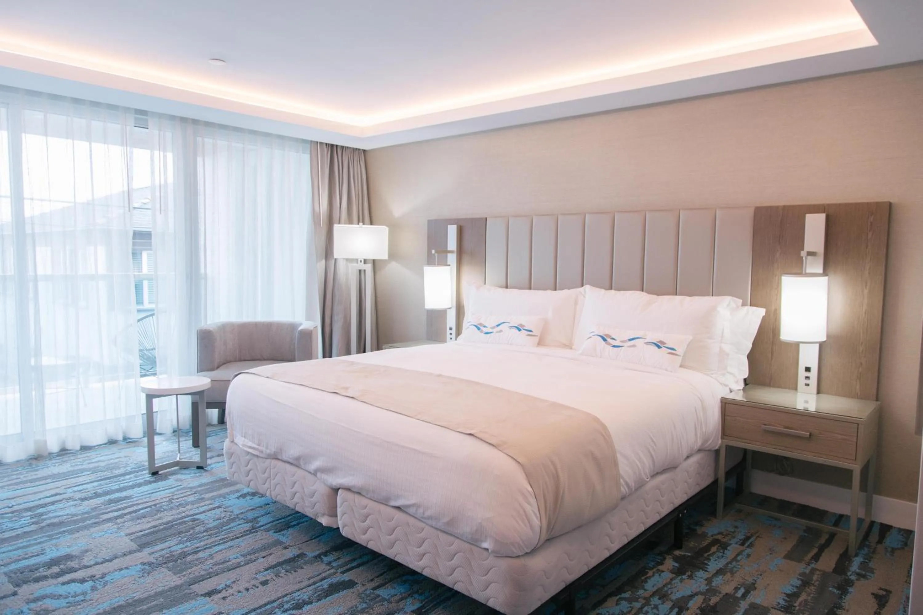 Bed in H2O Hermosa Beach Hotel