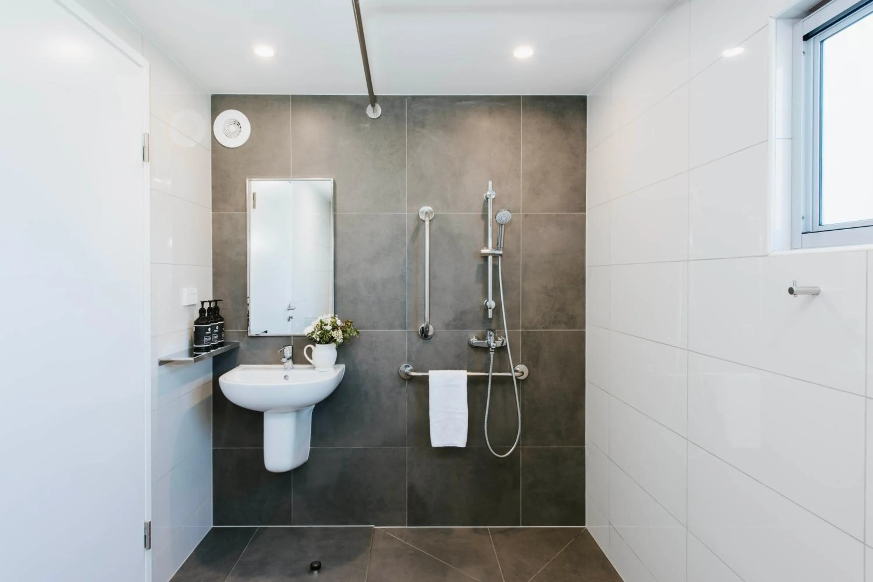 Bathroom in Parklands Resort Mudgee