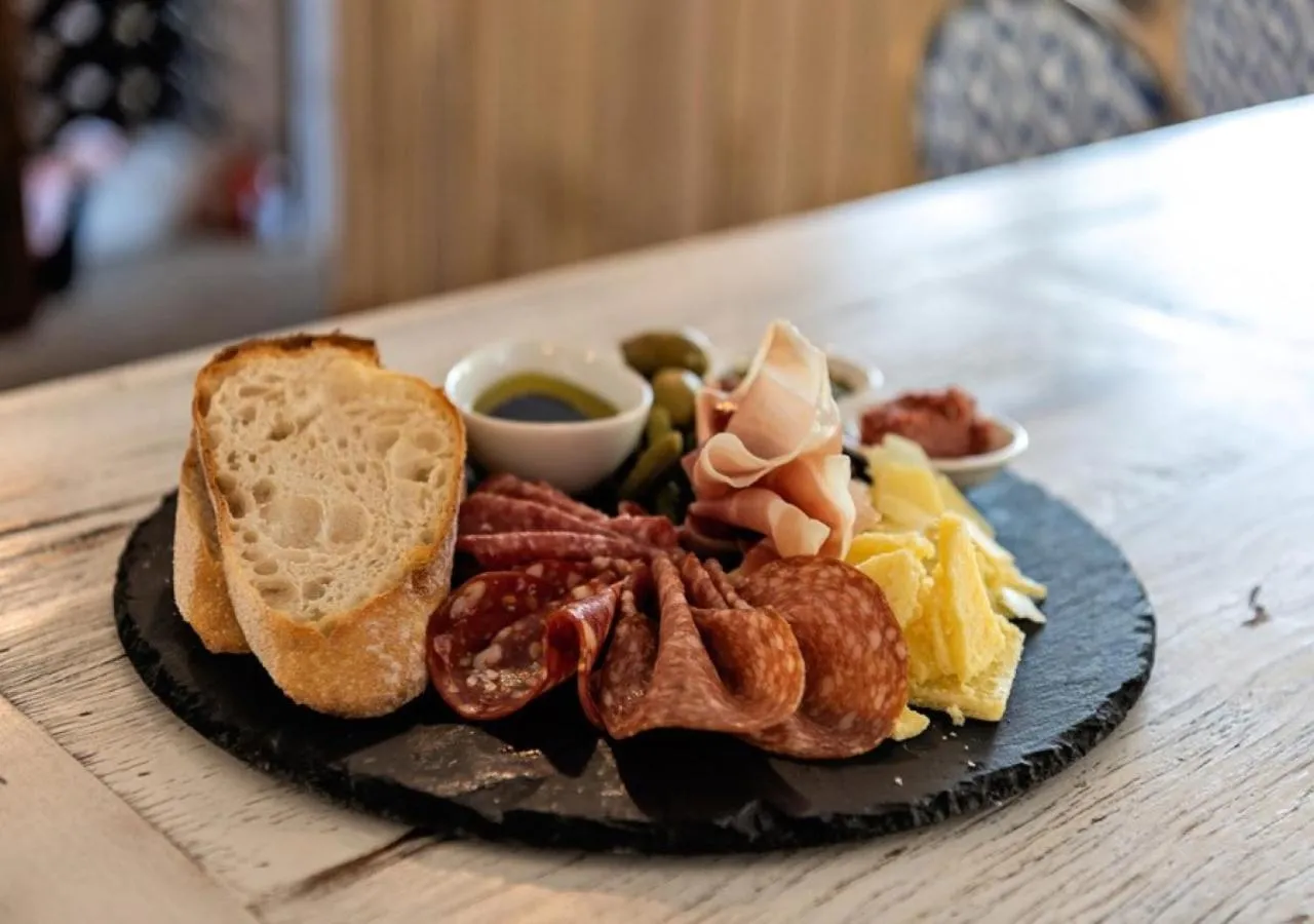 Food and drinks in Huskisson Beach Motel