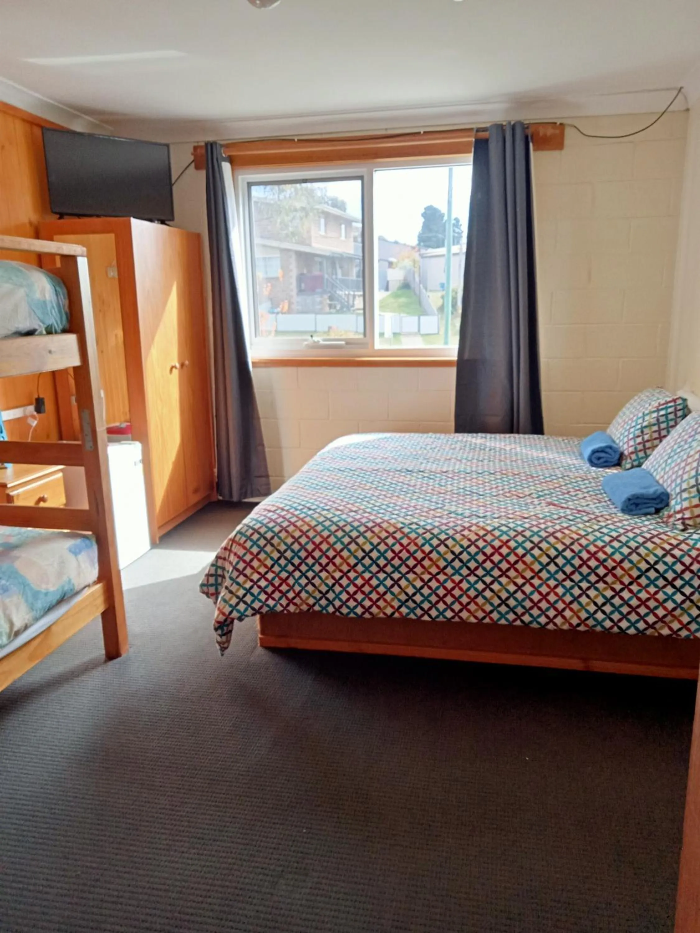 Photo of the whole room, Bed in Chalet Jindabyne