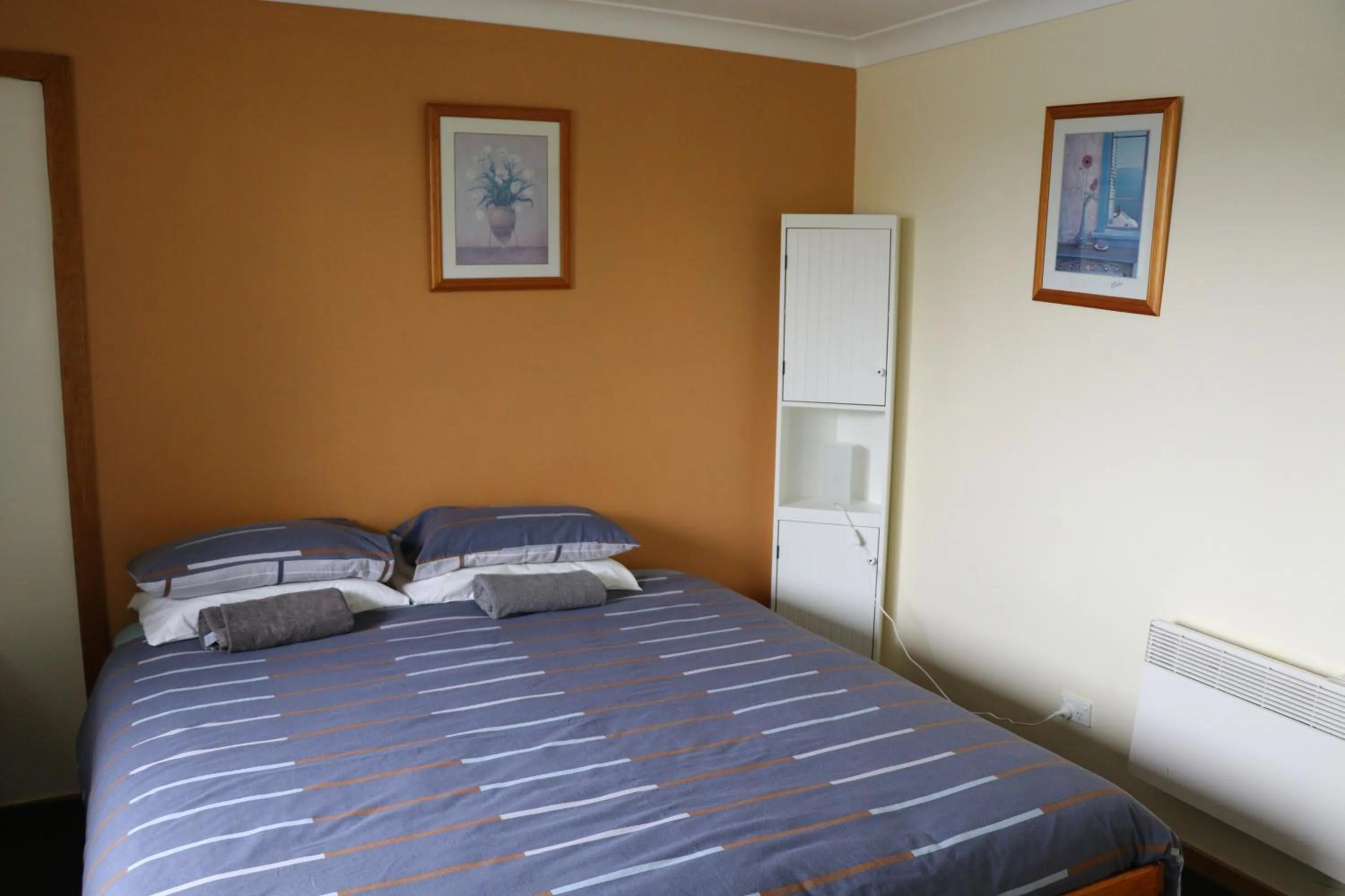 Bedroom, Bed in Chalet Jindabyne