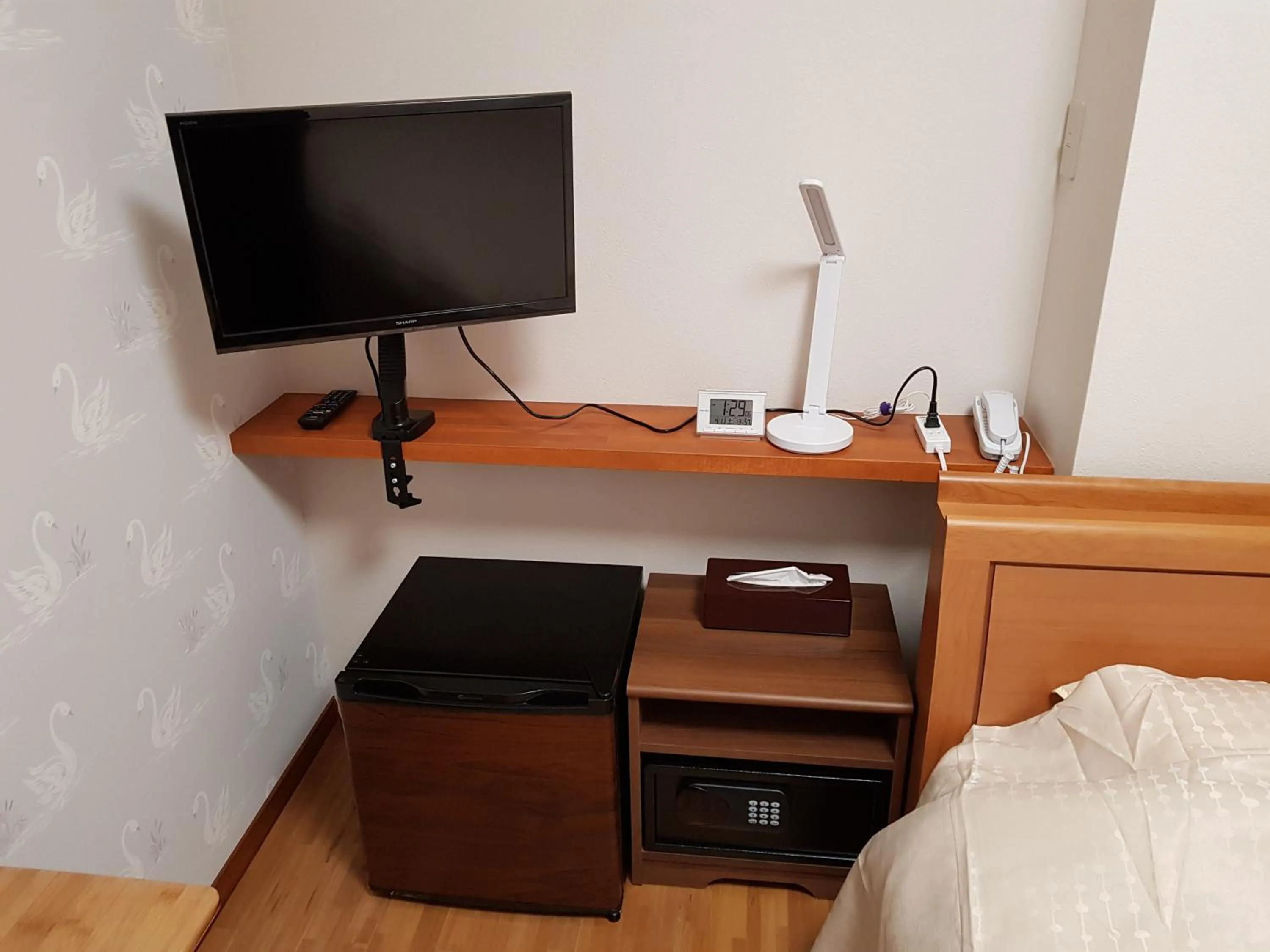 TV and multimedia, Bed in Guesthouse Zink