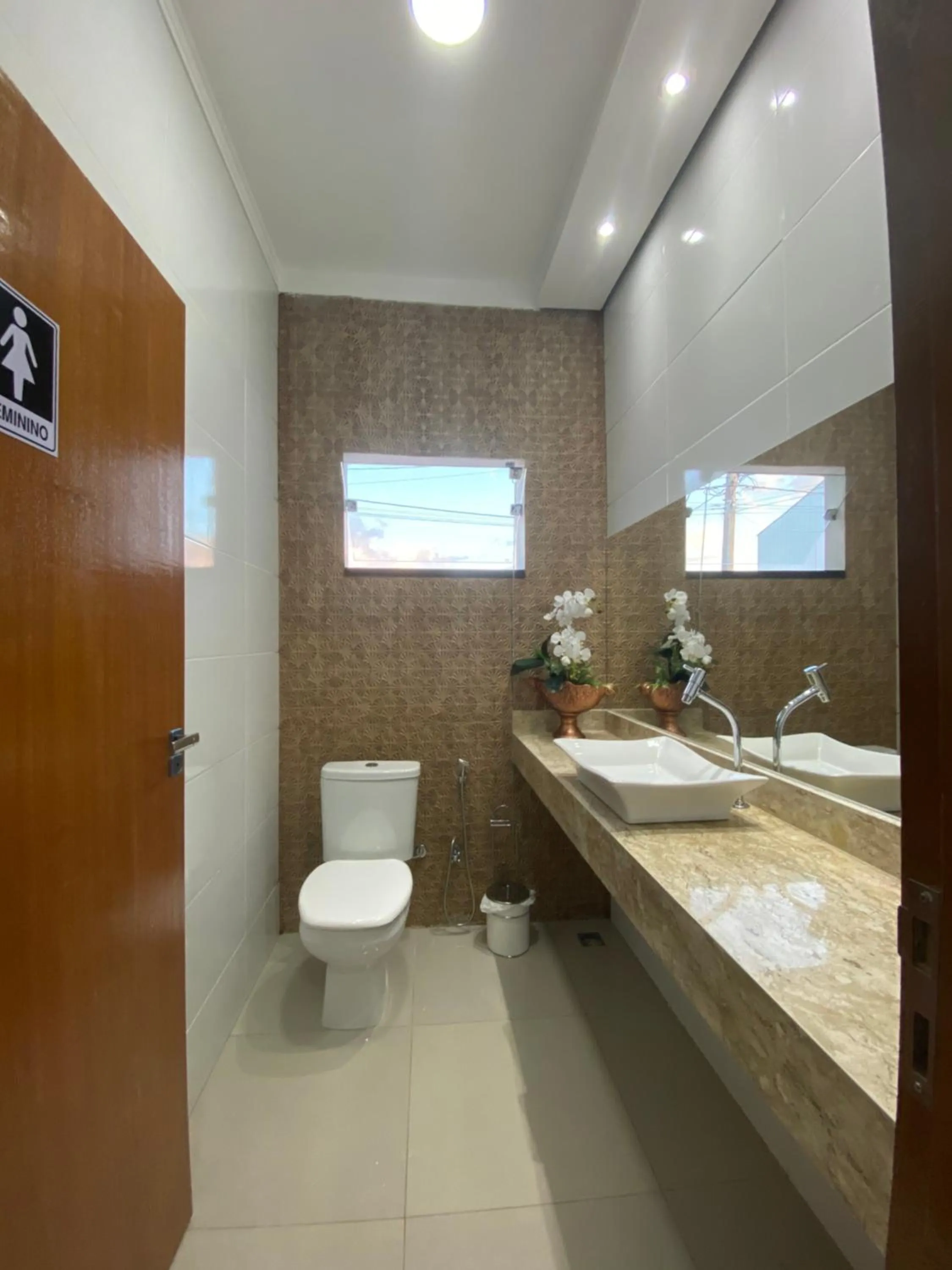 Toilet in NOROESTE Comfort Hotel