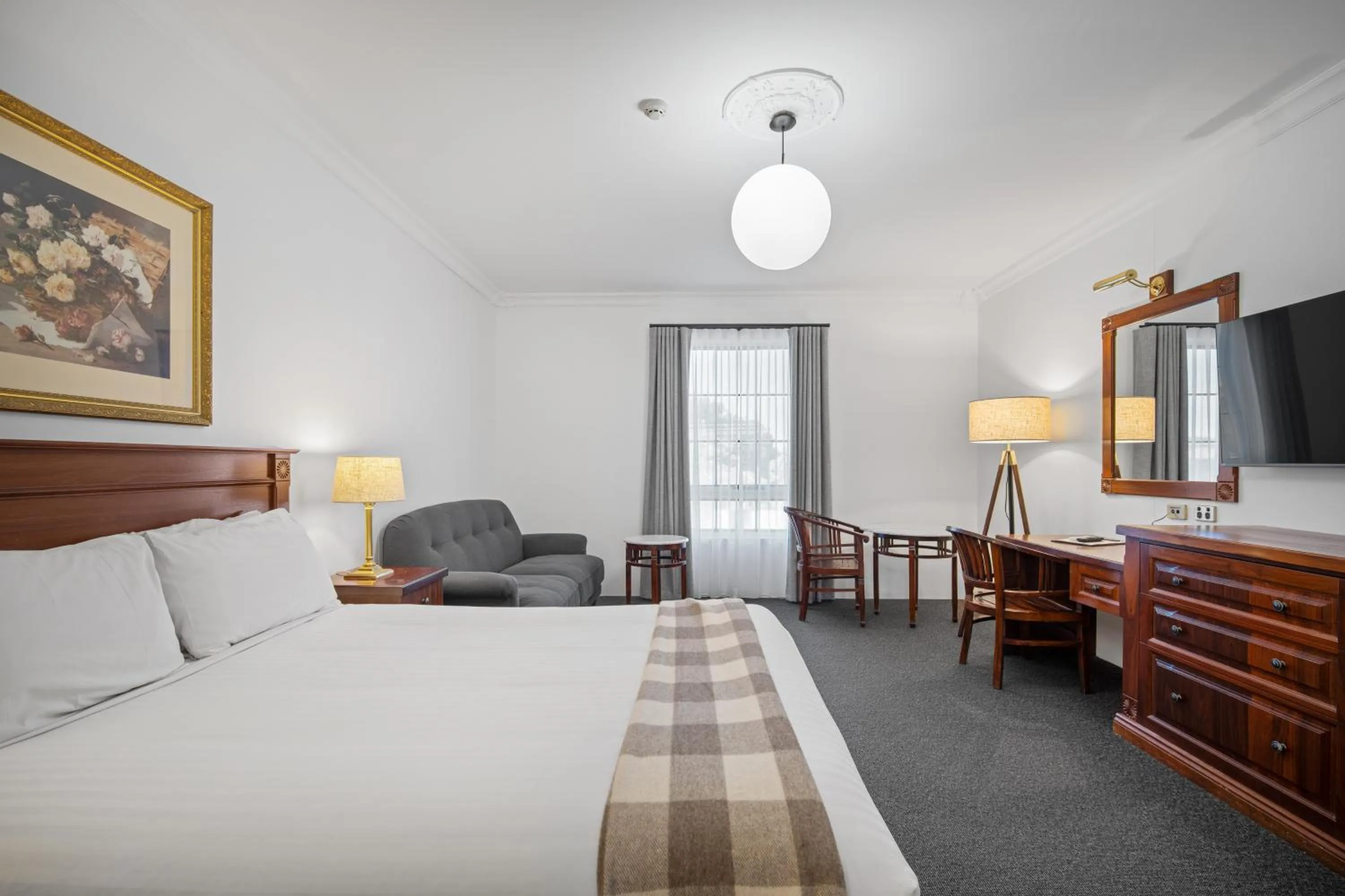 Photo of the whole room, Bed in The Lawson Riverside Suites