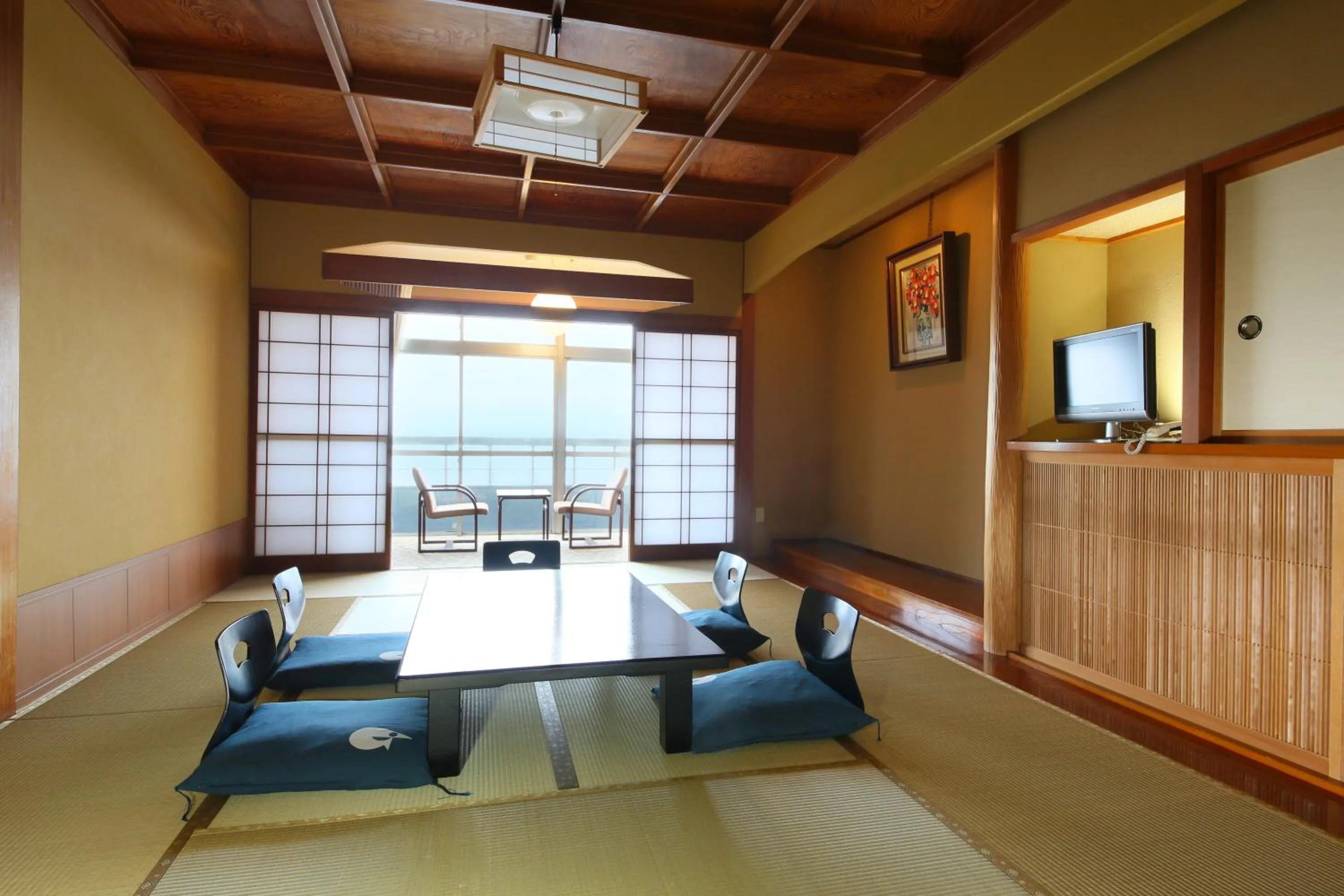 Photo of the whole room in Umiakari