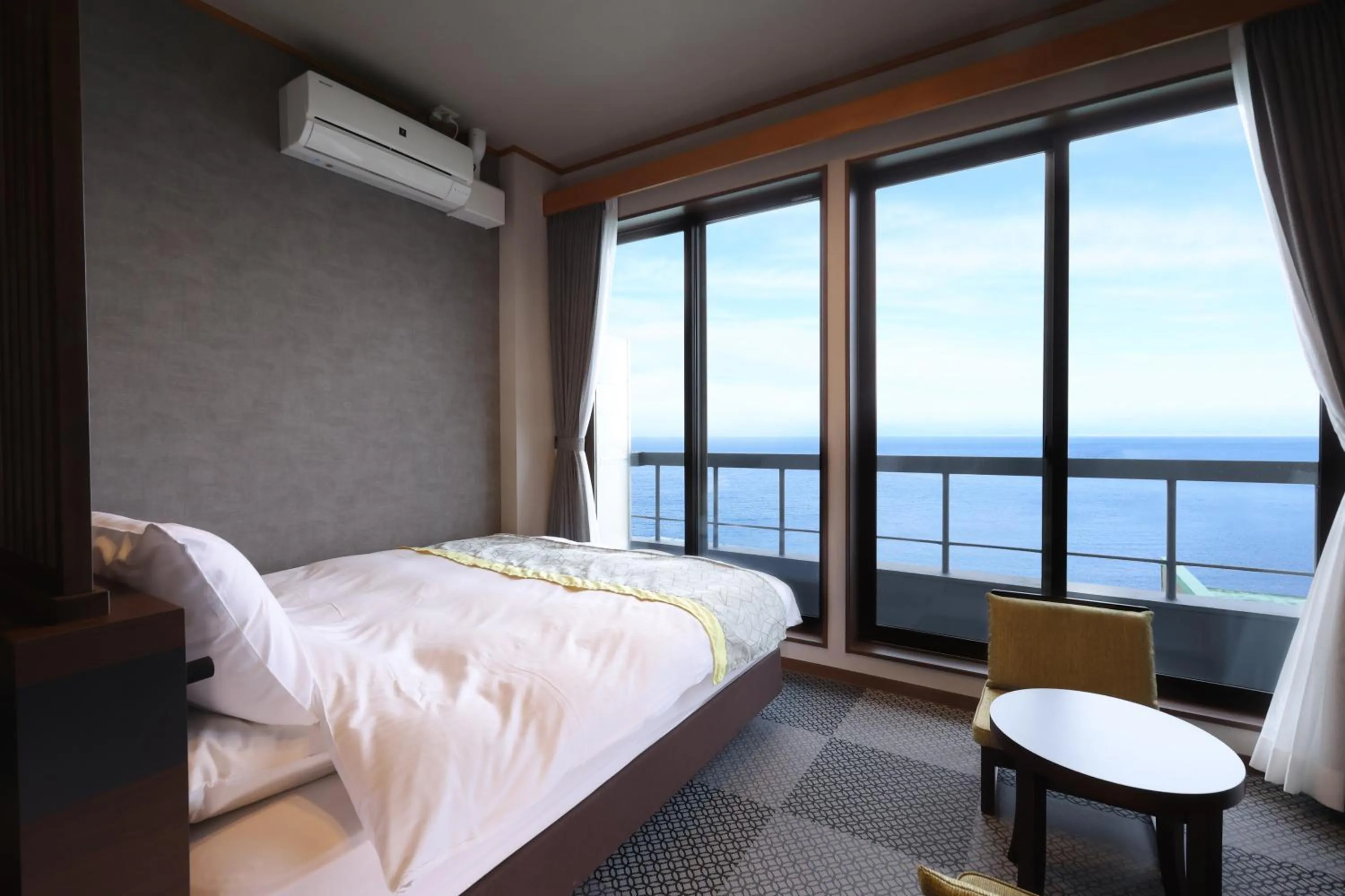 Photo of the whole room, Bed in Umiakari