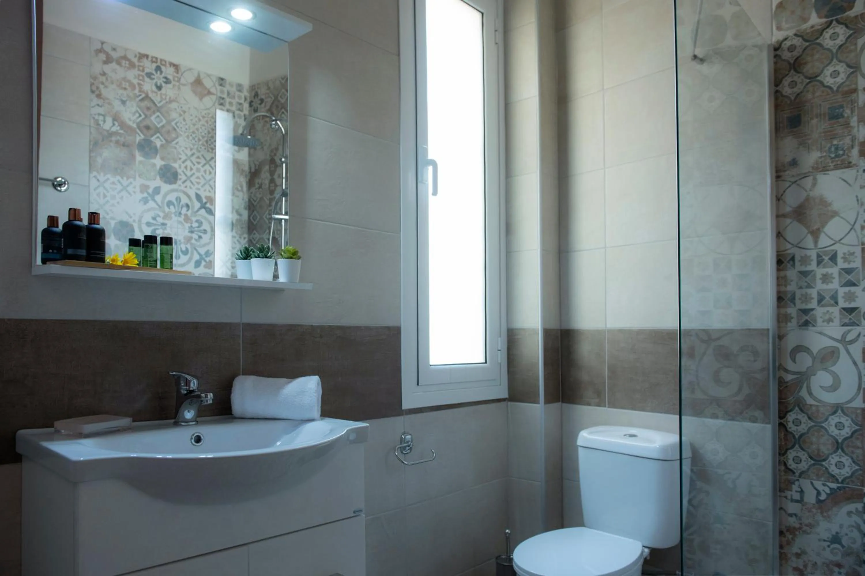 Toilet in Beautiful City Suites