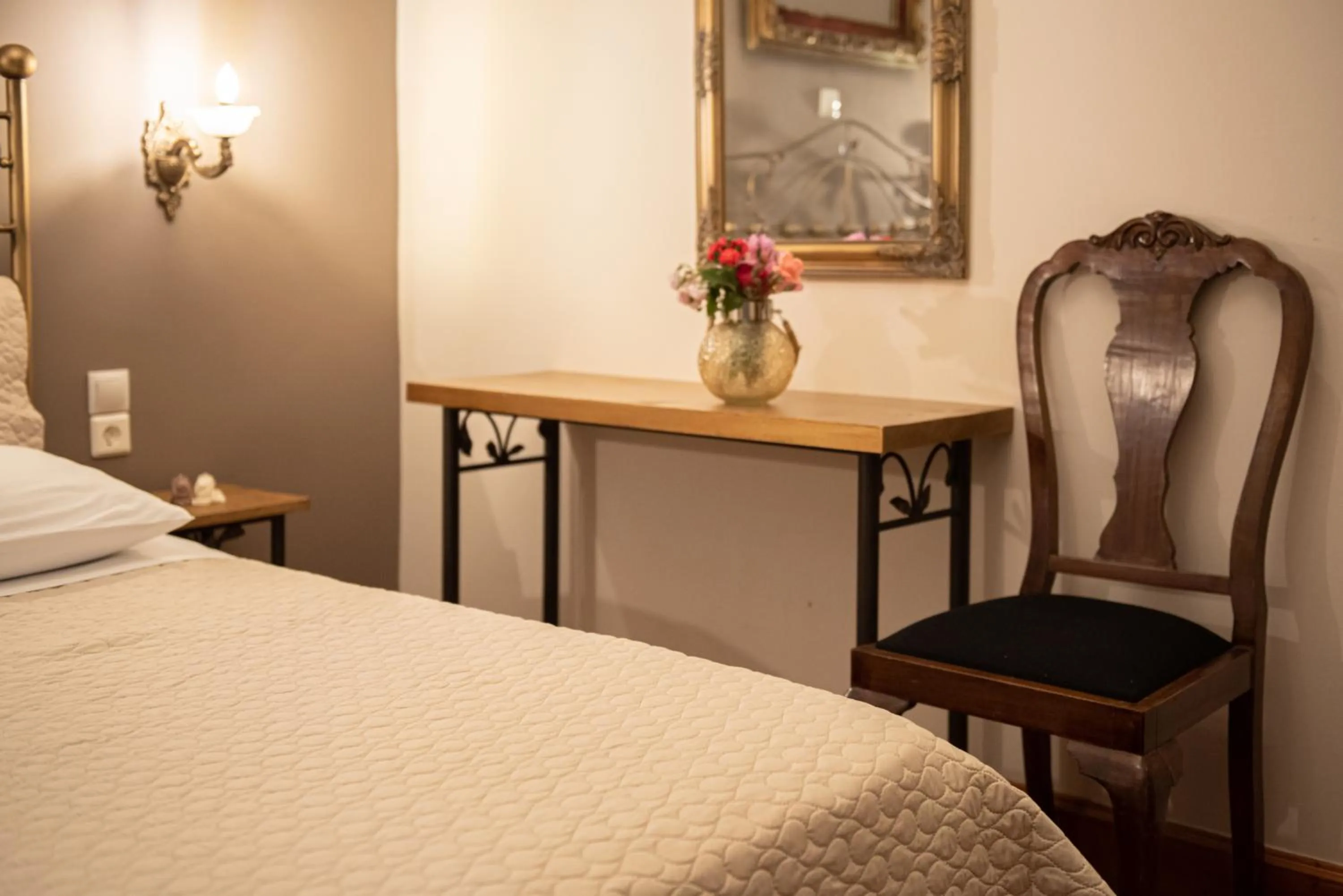 Bed in Beautiful City Suites