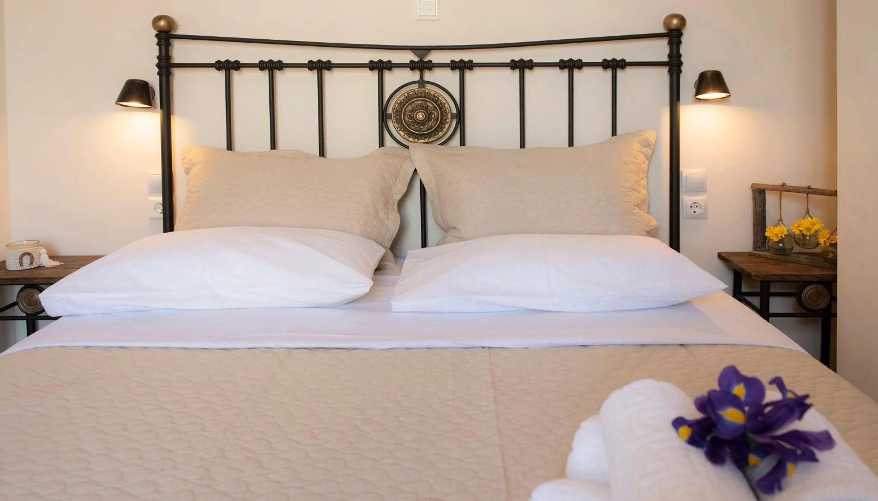 Bed in Beautiful City Suites