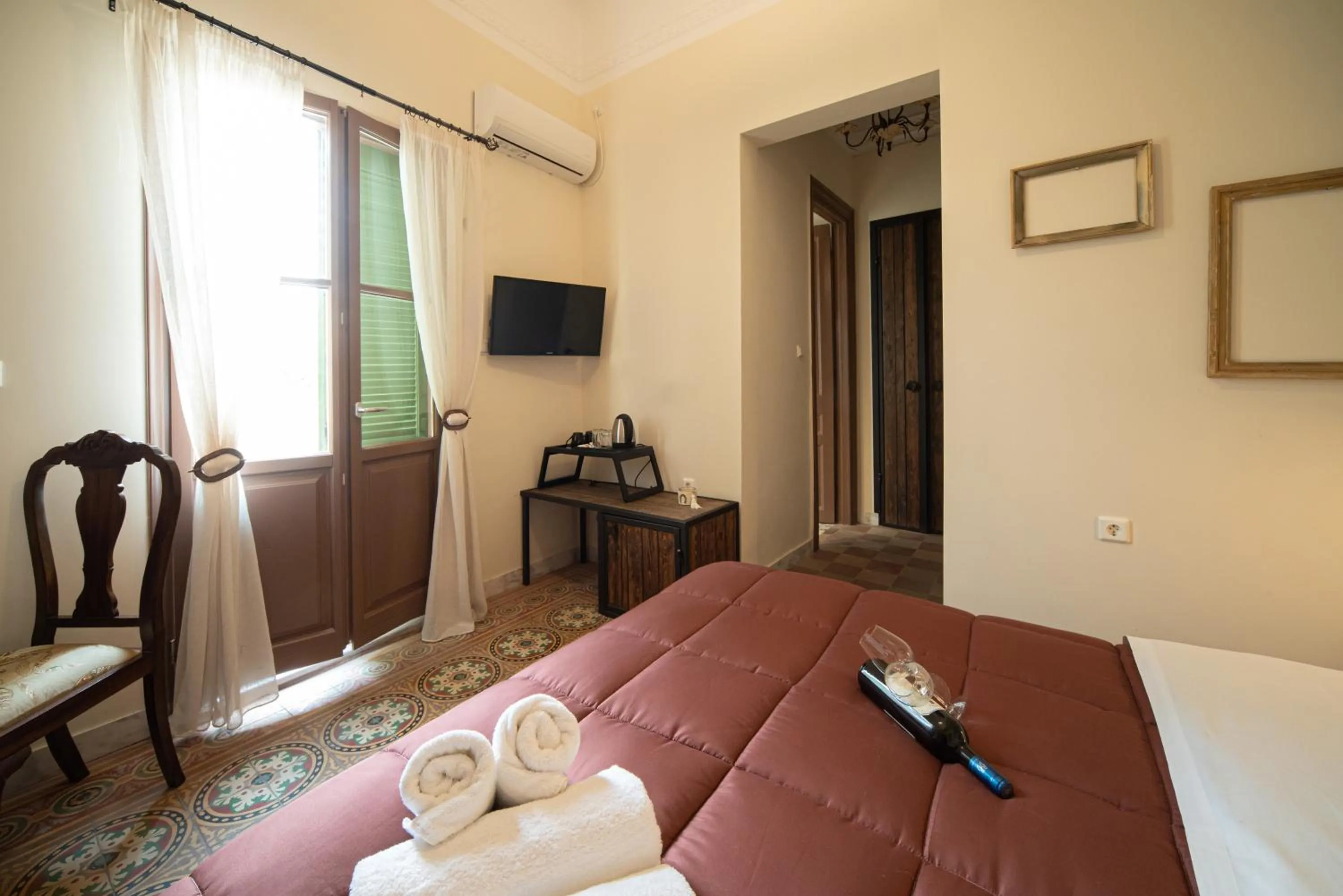 Bed in Beautiful City Suites